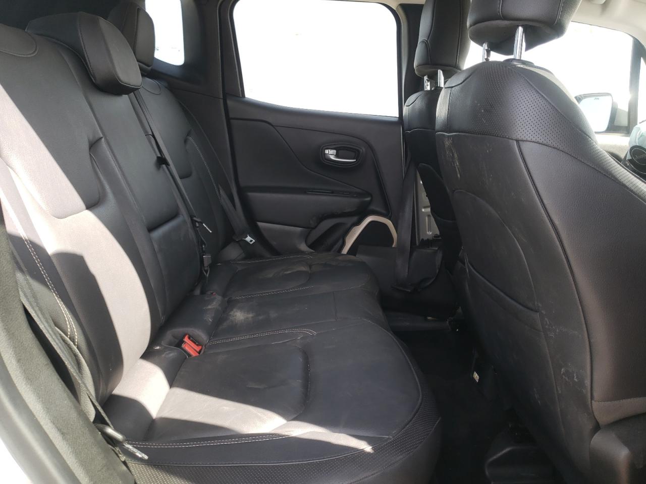 Photo 6 from auction – 2015 JEEP RENEGADE L with VIN ZACCJBDT0FPB54531