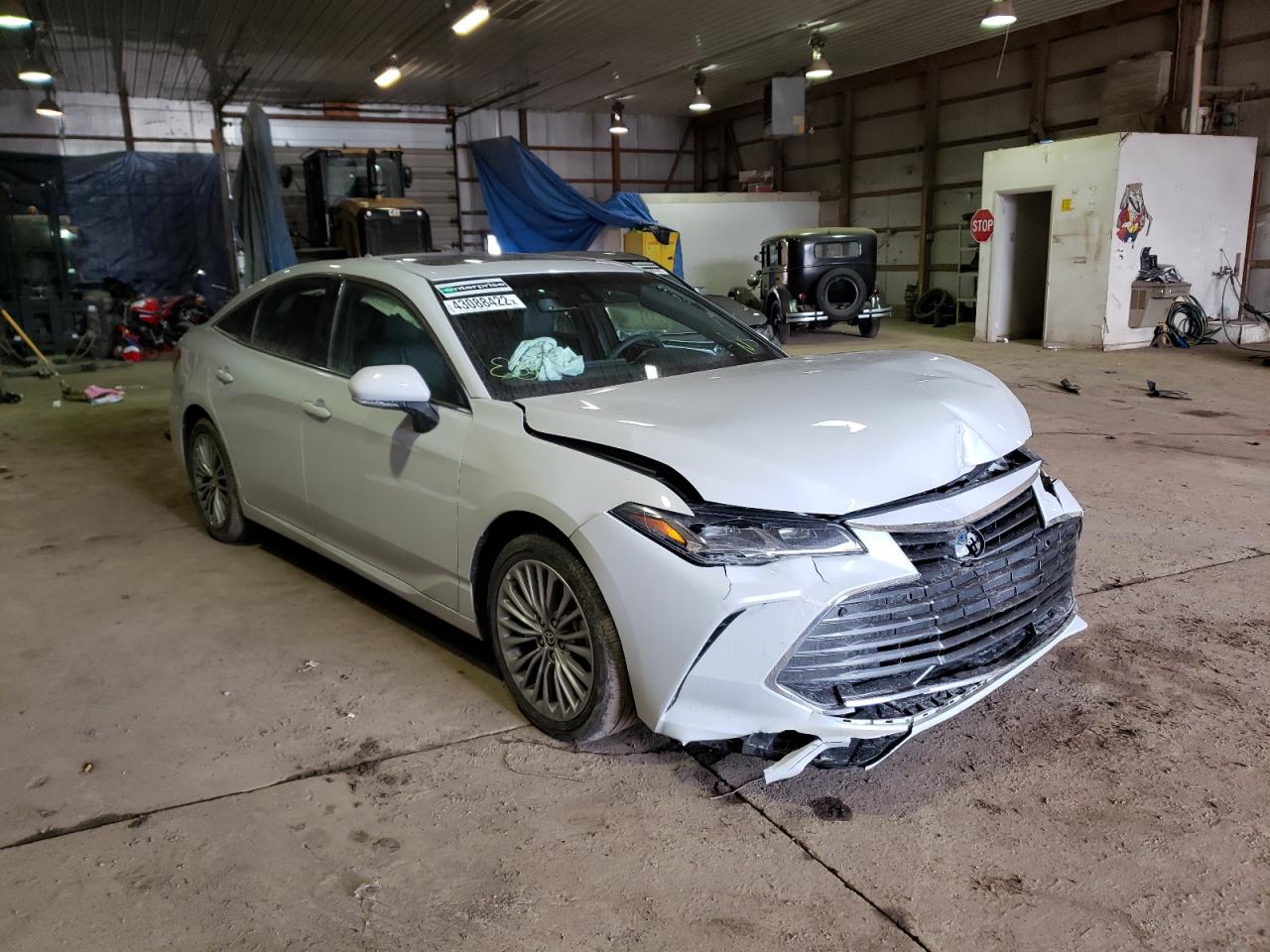 Photo 1 from auction – 2022 TOYOTA AVALON LIM with VIN 4T1DA1AB4NU011583