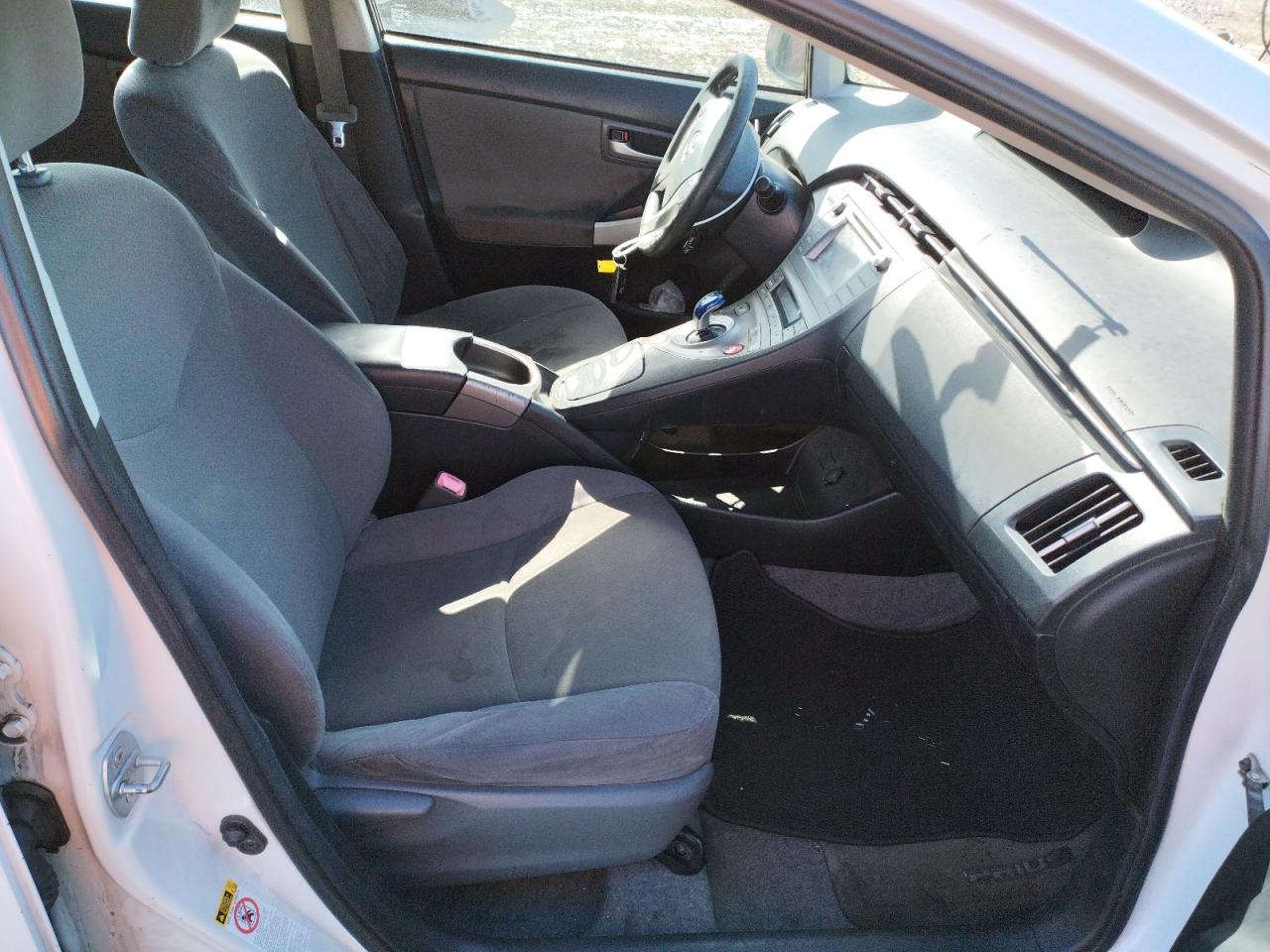 Photo 5 from auction – 2013 TOYOTA PRIUS with VIN JTDKN3DUXD5665375