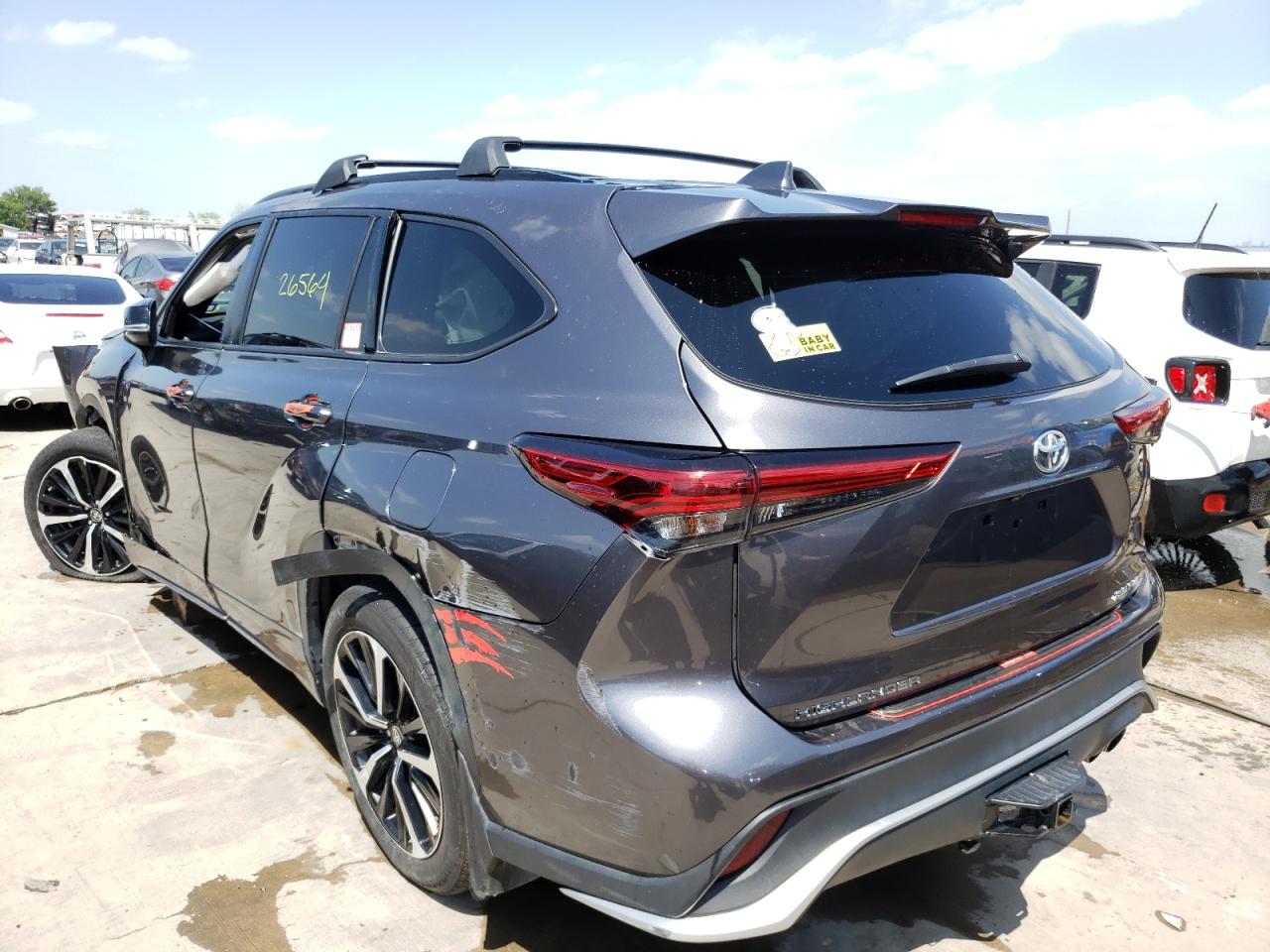 Photo 16 from auction – 2021 TOYOTA HIGHLANDER with VIN 5TDJZRBH1MS081272