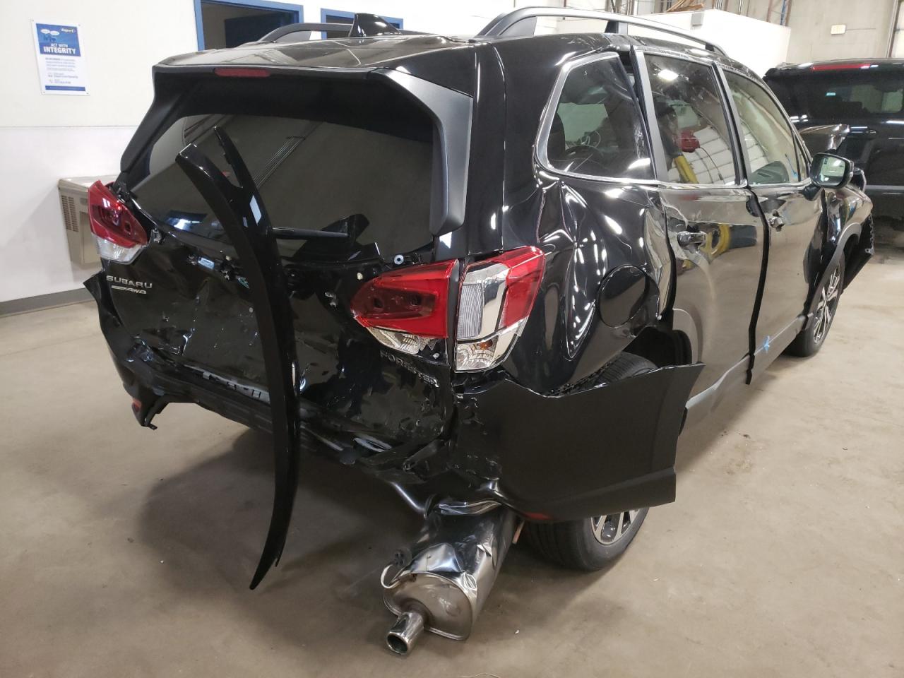 Photo 4 from auction – 2020 SUBARU FORESTER L with VIN JF2SKASC8LH566169