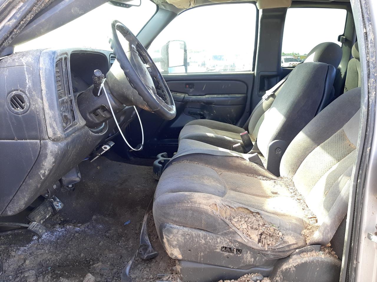 Photo 5 from auction – 2006 CHEVROLET SILVERADO with VIN 1GCHC29D76E210103