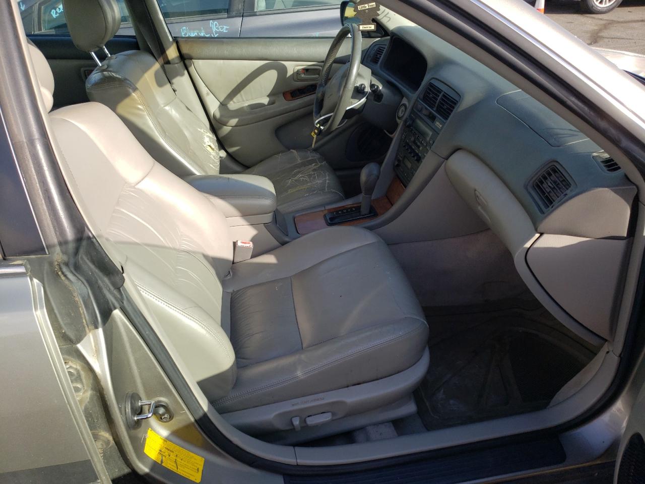 Photo 5 from auction – 1998 LEXUS ES 300 with VIN JT8BF28G4W0129385
