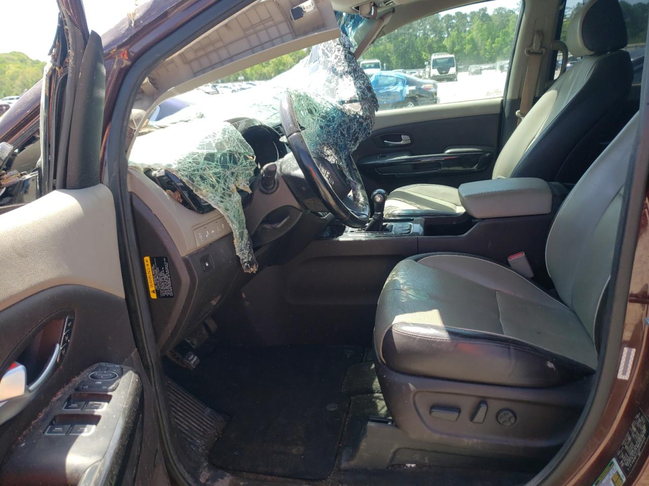 Photo 5 from auction – 2015 KIA SEDONA SXL with VIN KNDME5C19F6038238