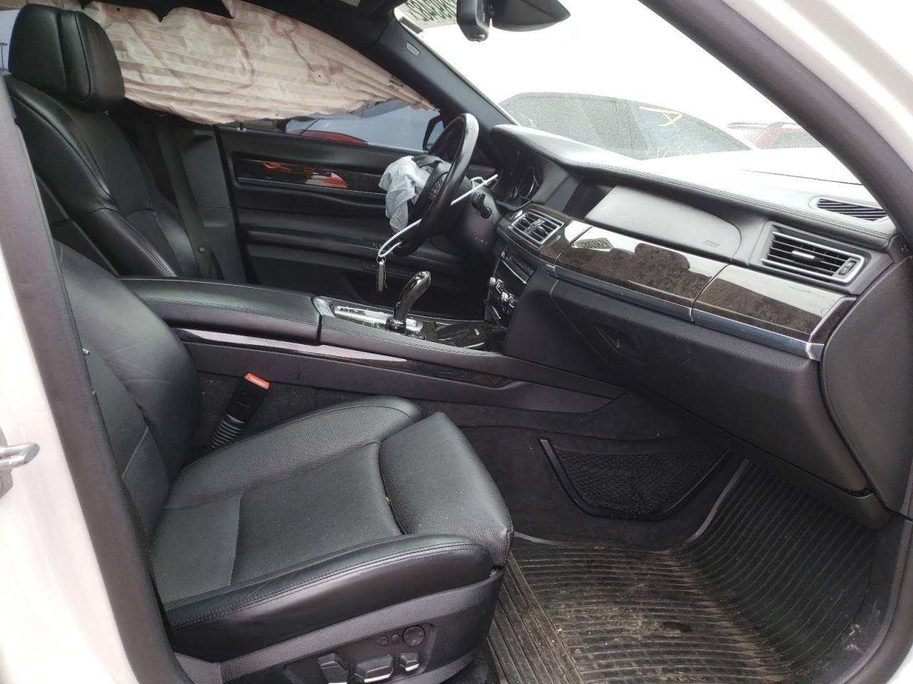 Photo 5 from auction – 2012 BMW 750 I with VIN WBAKC6C56CC396686