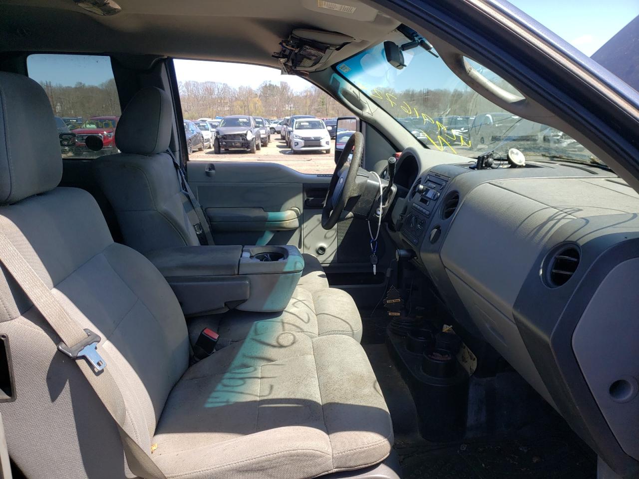 Photo 5 from auction – 2004 FORD F150 with VIN 1FTVX14574NC27806