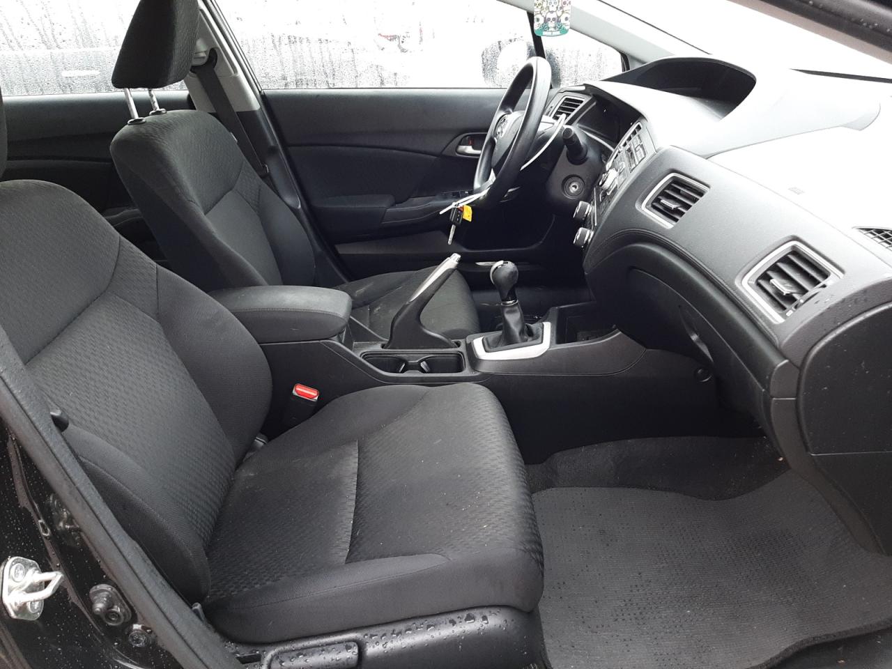 Photo 5 from auction – 2015 HONDA CIVIC LX with VIN 19XFB2E58FE021716