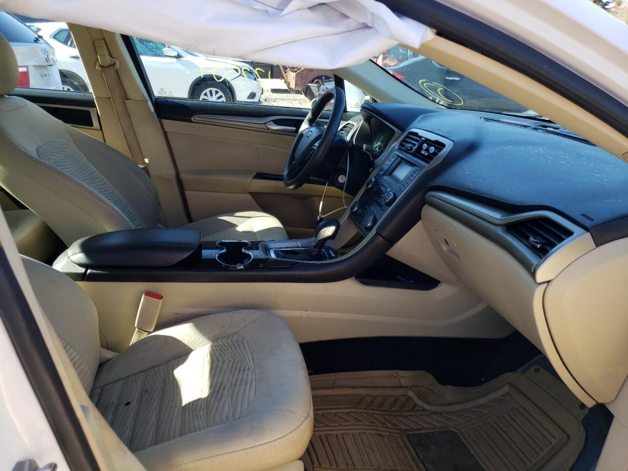 Photo 5 from auction – 2016 FORD FUSION SE with VIN 3FA6P0H72GR390333