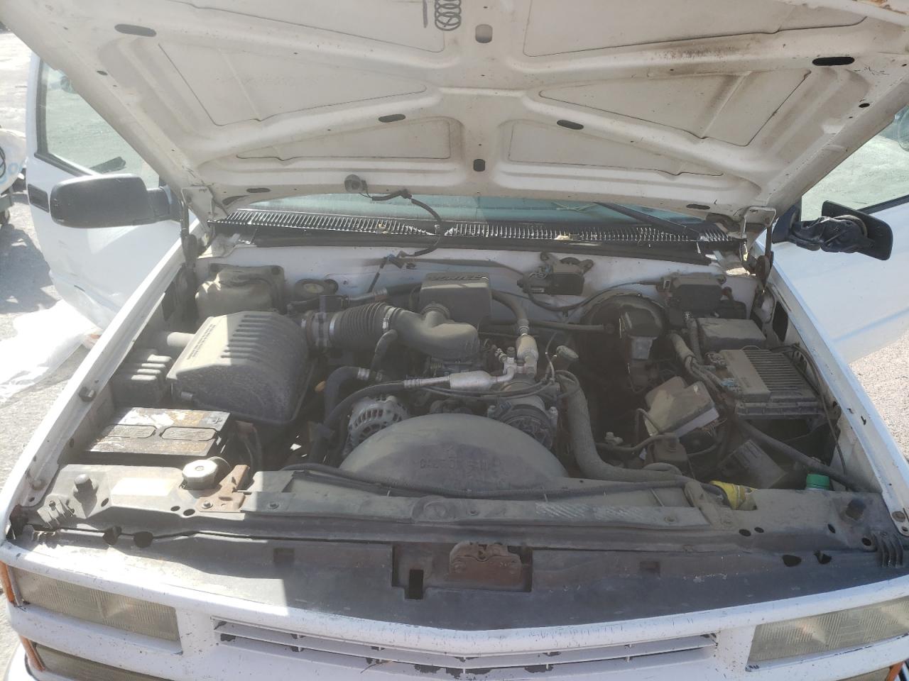 Photo 7 from auction – 1998 CHEVROLET GMT-400 C1 with VIN 2GCEC19R5W1140532