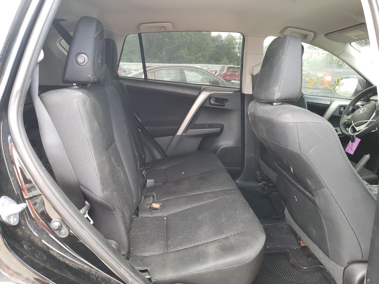 Photo 6 from auction – 2017 TOYOTA RAV4 LE with VIN 2T3ZFREV0HW329397