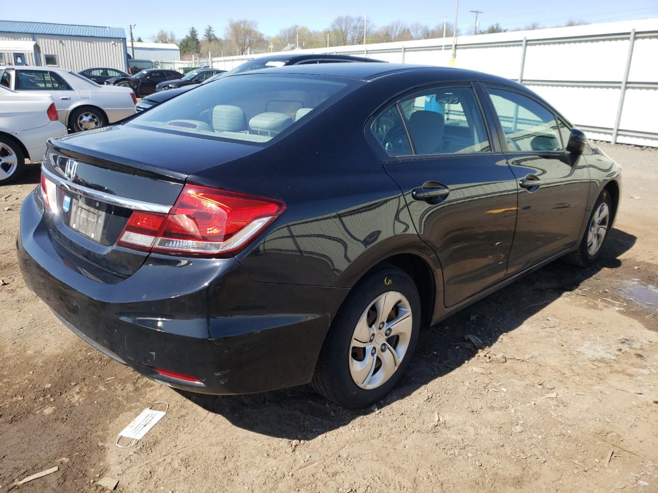 Photo 4 from auction – 2015 HONDA CIVIC LX with VIN 19XFB2F55FE705184