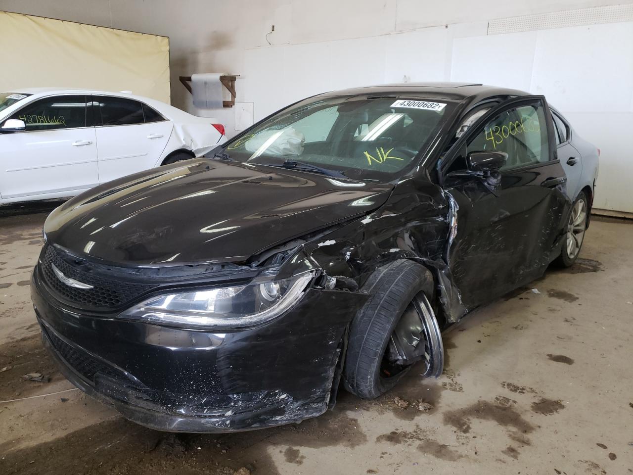 Photo 2 from auction – 2015 CHRYSLER 200 S with VIN 1C3CCCBB5FN631959