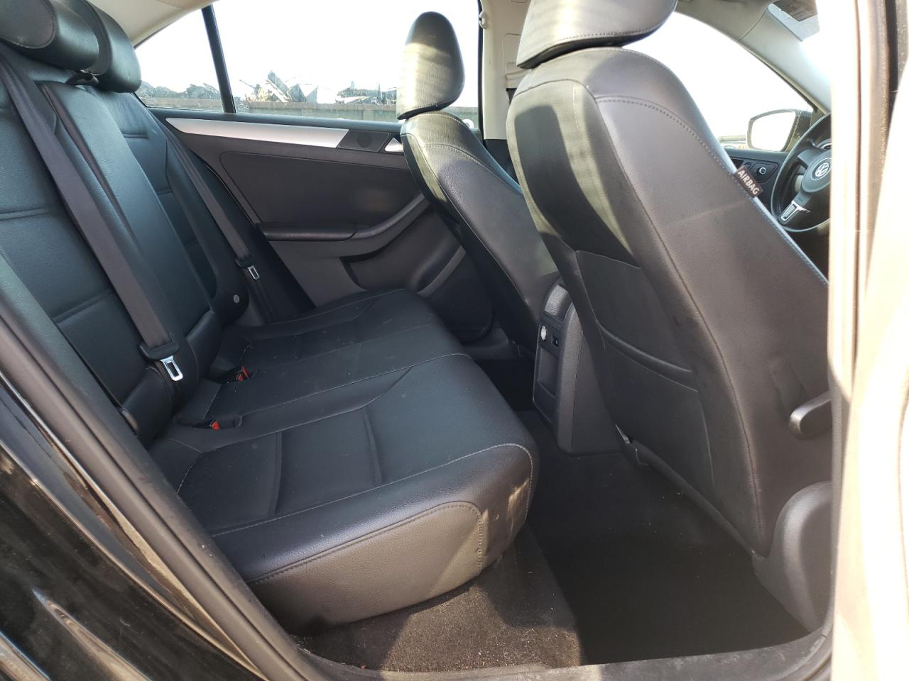 Photo 6 from auction – 2013 VOLKSWAGEN JETTA SE with VIN 3VWDP7AJ6DM282903