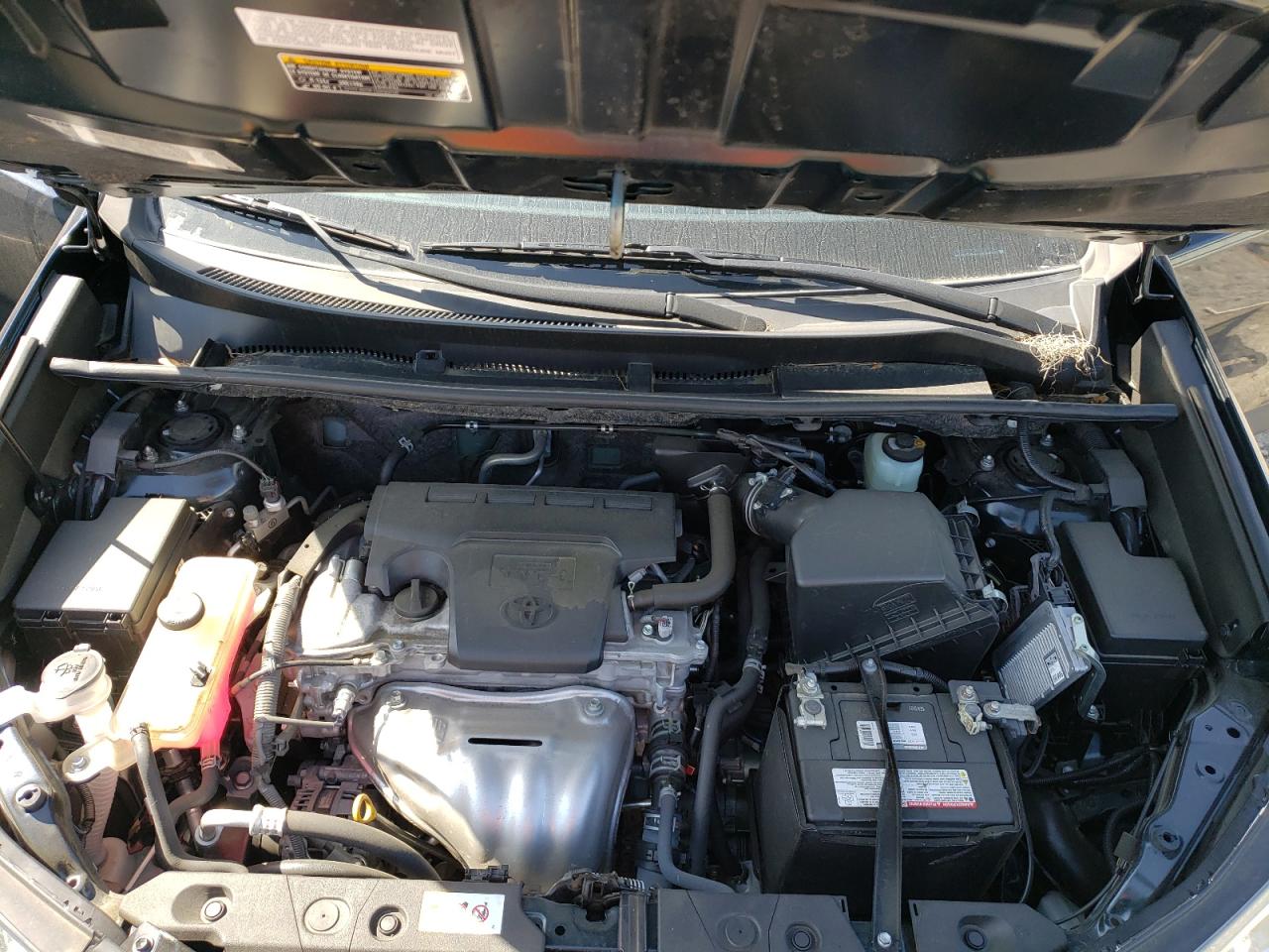 Photo 7 from auction – 2018 TOYOTA RAV4 LE with VIN JTMZFREV1JJ172001