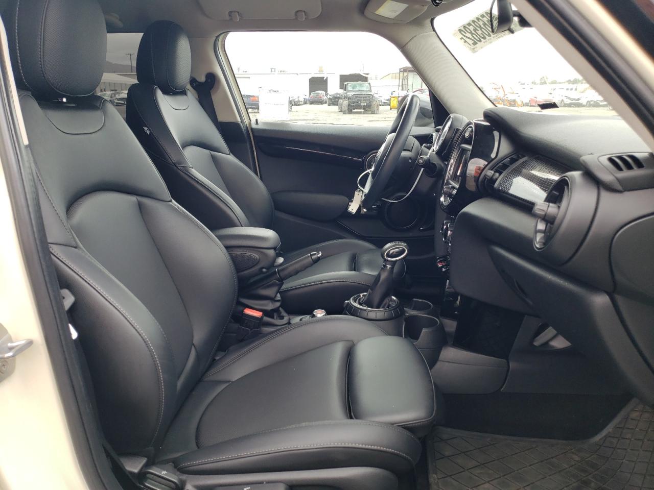Photo 5 from auction – 2016 MINI COOPER S with VIN WMWXU3C5XG2B66892