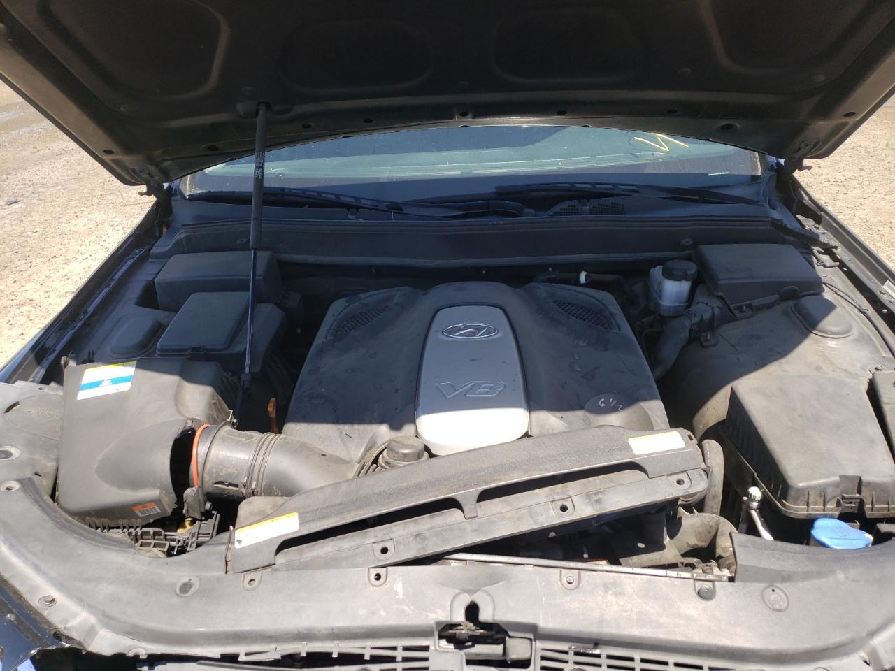 Photo 7 from auction – 2011 HYUNDAI GENESIS 4. with VIN KMHGC4DF4BU121326