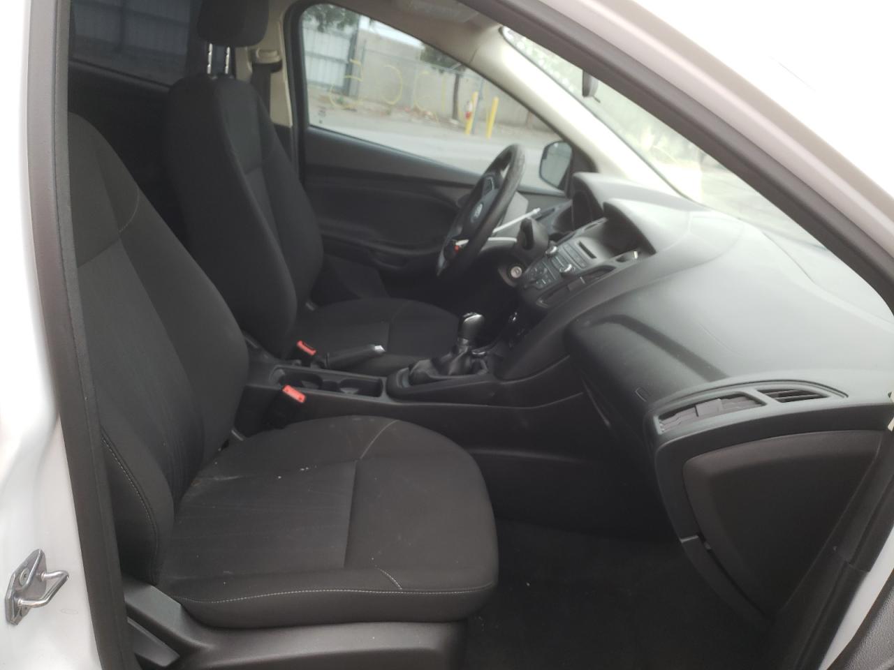 Photo 5 from auction – 2015 FORD FOCUS S with VIN 1FADP3E28FL369338