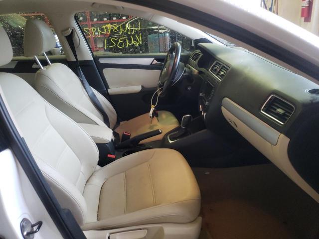Photo 5 from auction – 2012 VOLKSWAGEN 412 with VIN 3VWLL7AJ0CM338727
