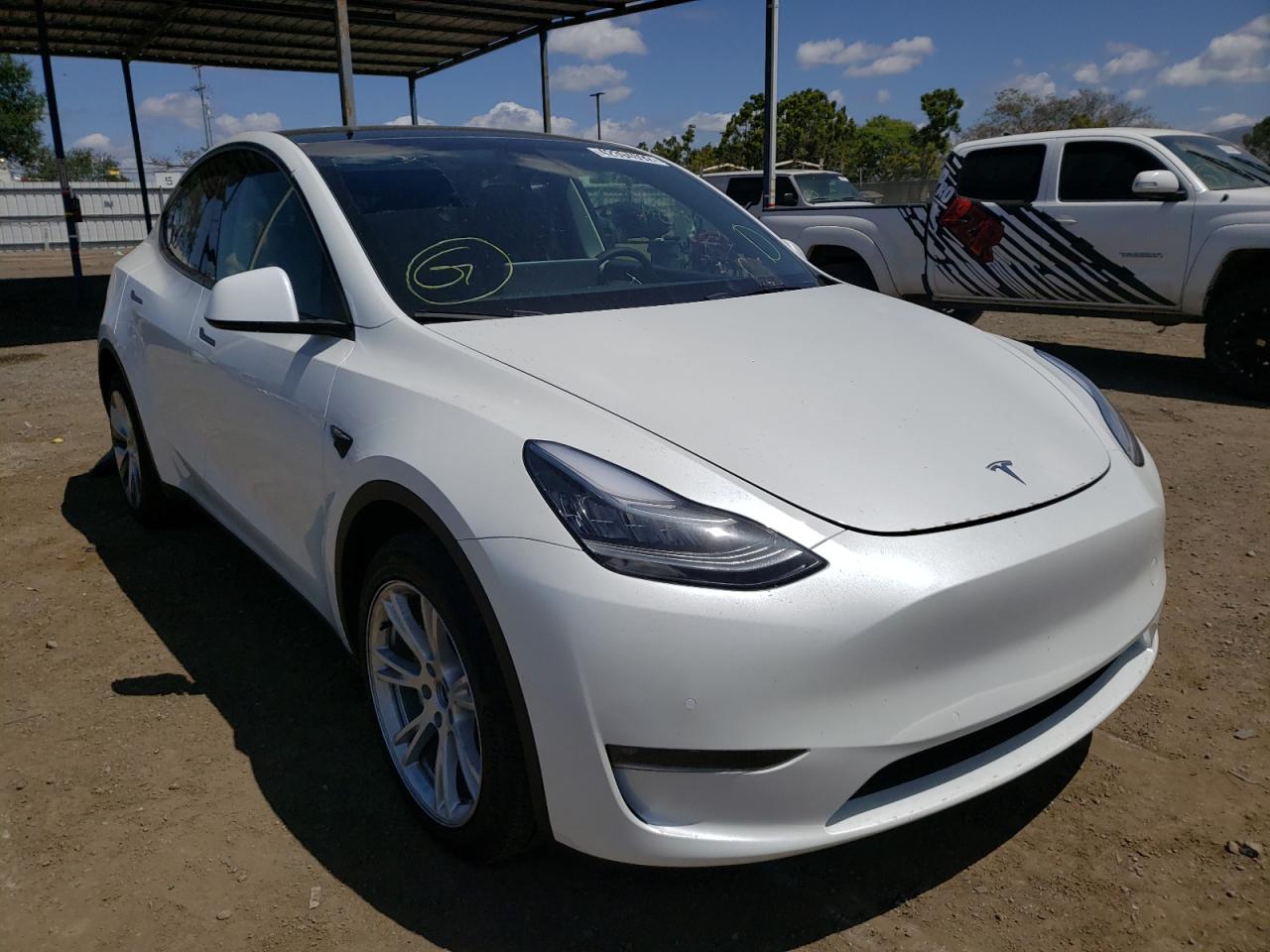 TESLA MODEL Y 2022 with VIN 7SAYGDEE9NF389811 - Photo from auction