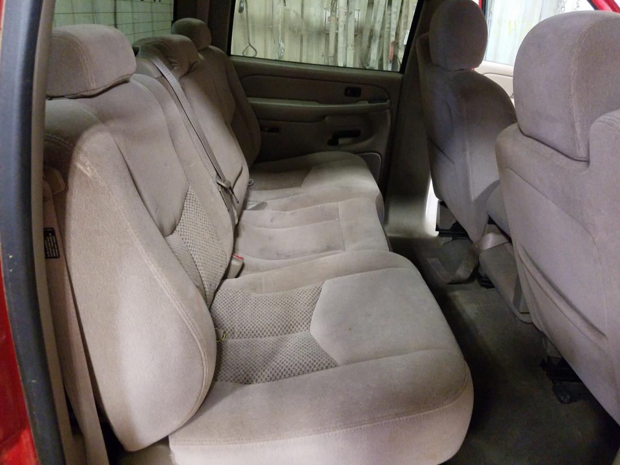 Photo 6 from auction – 2004 CHEVROLET SILVERADO with VIN 1GCHK23U54F117566