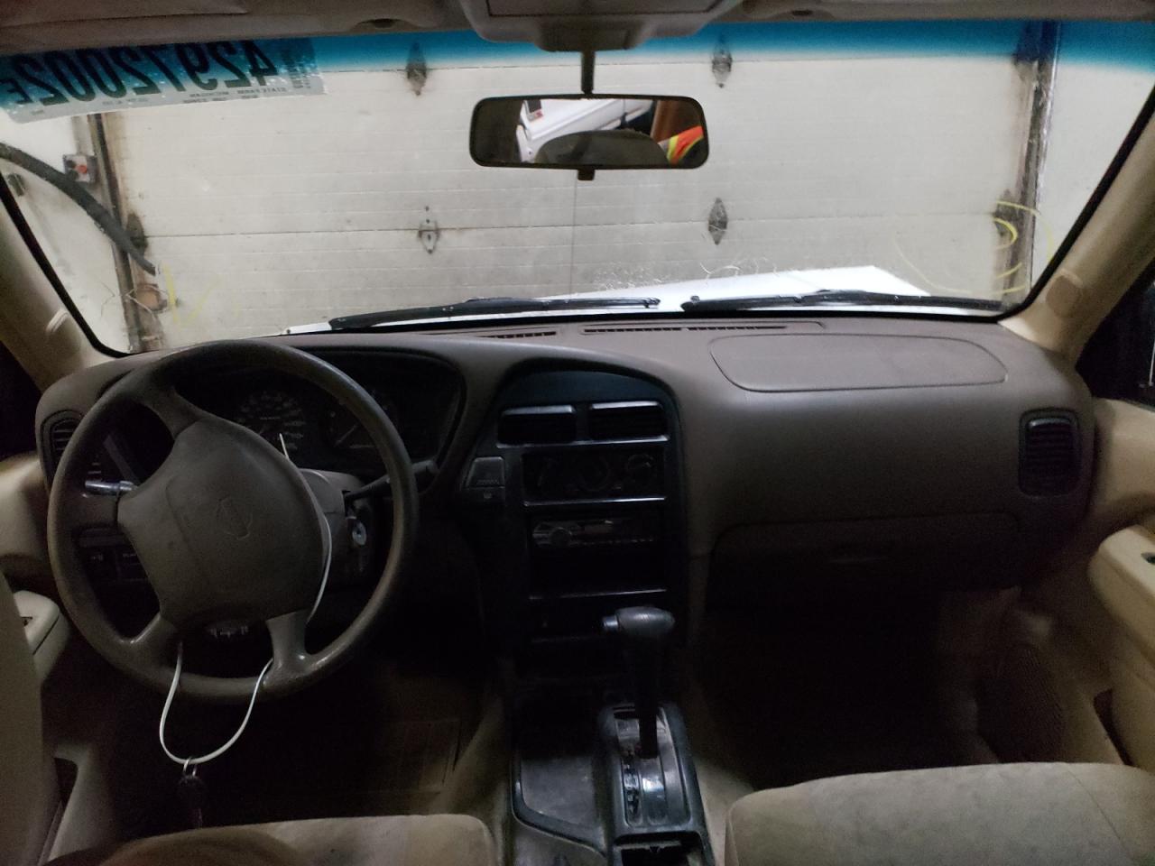 Photo 9 from auction – 1996 NISSAN PATHFINDER with VIN JN8AR05SXTW050852
