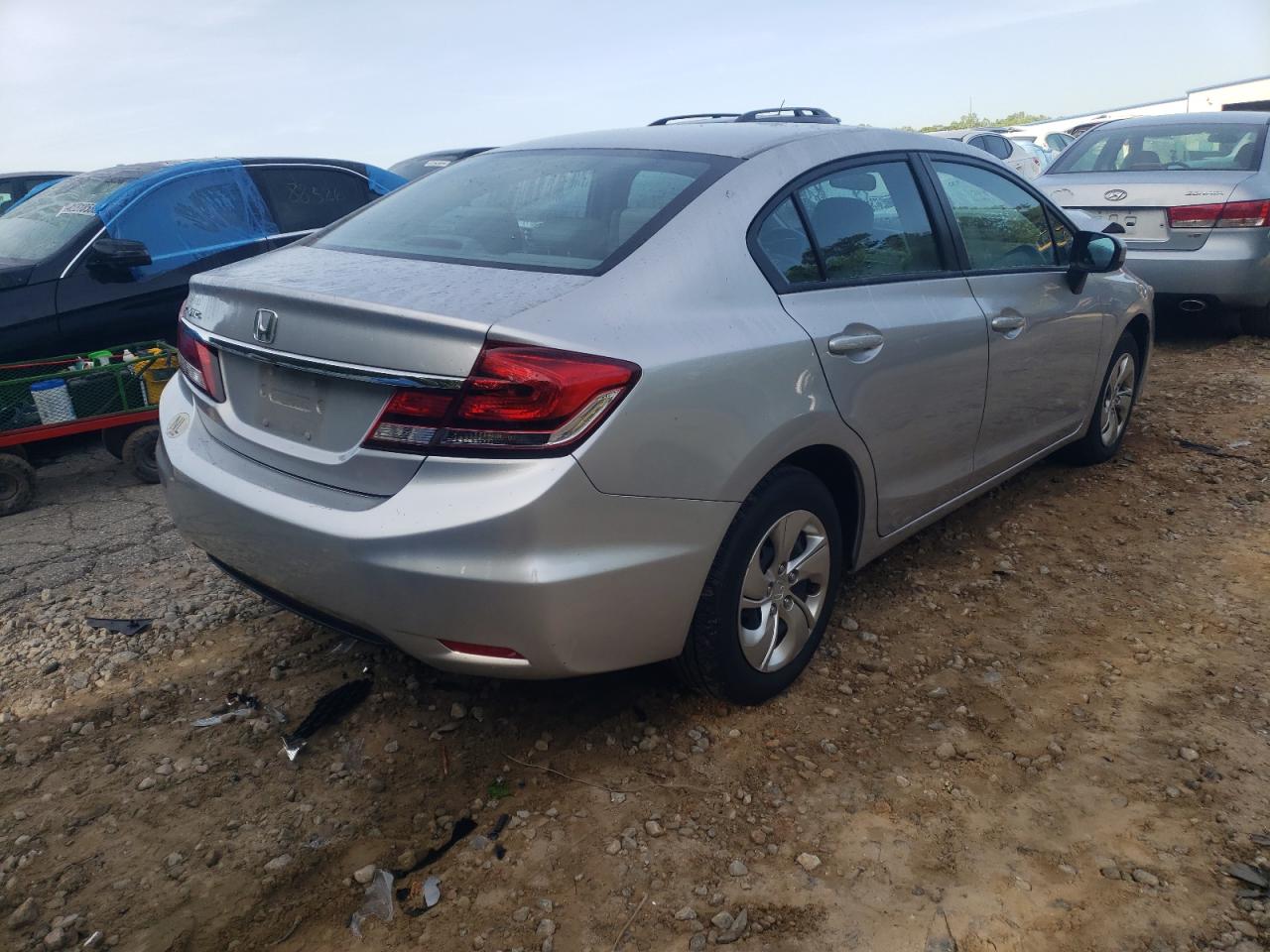 Photo 4 from auction – 2015 HONDA CIVIC LX with VIN 19XFB2F52FE116707