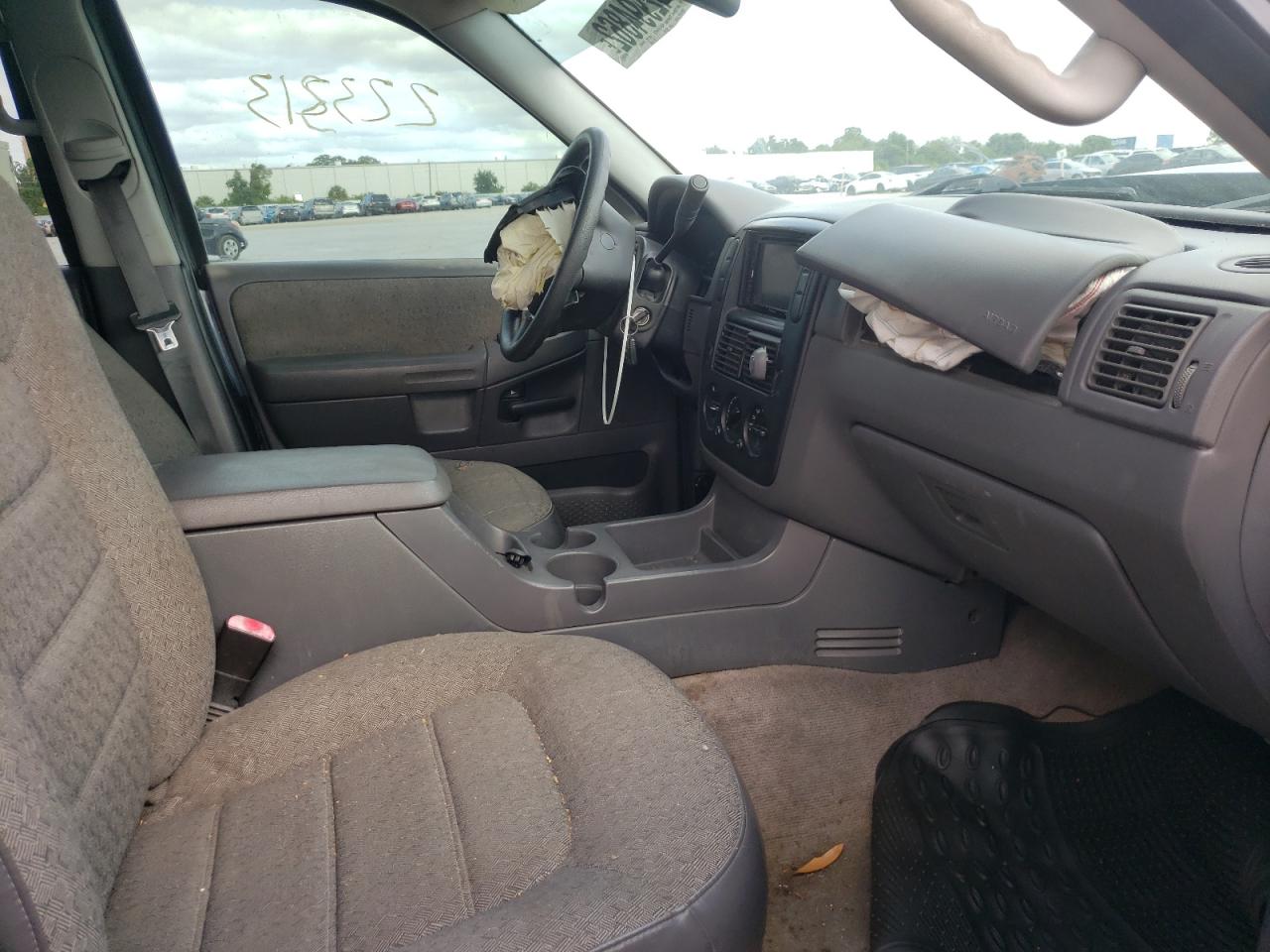 Photo 5 from auction – 2004 FORD EXPLORER X with VIN 1FMZU62K44UC06364