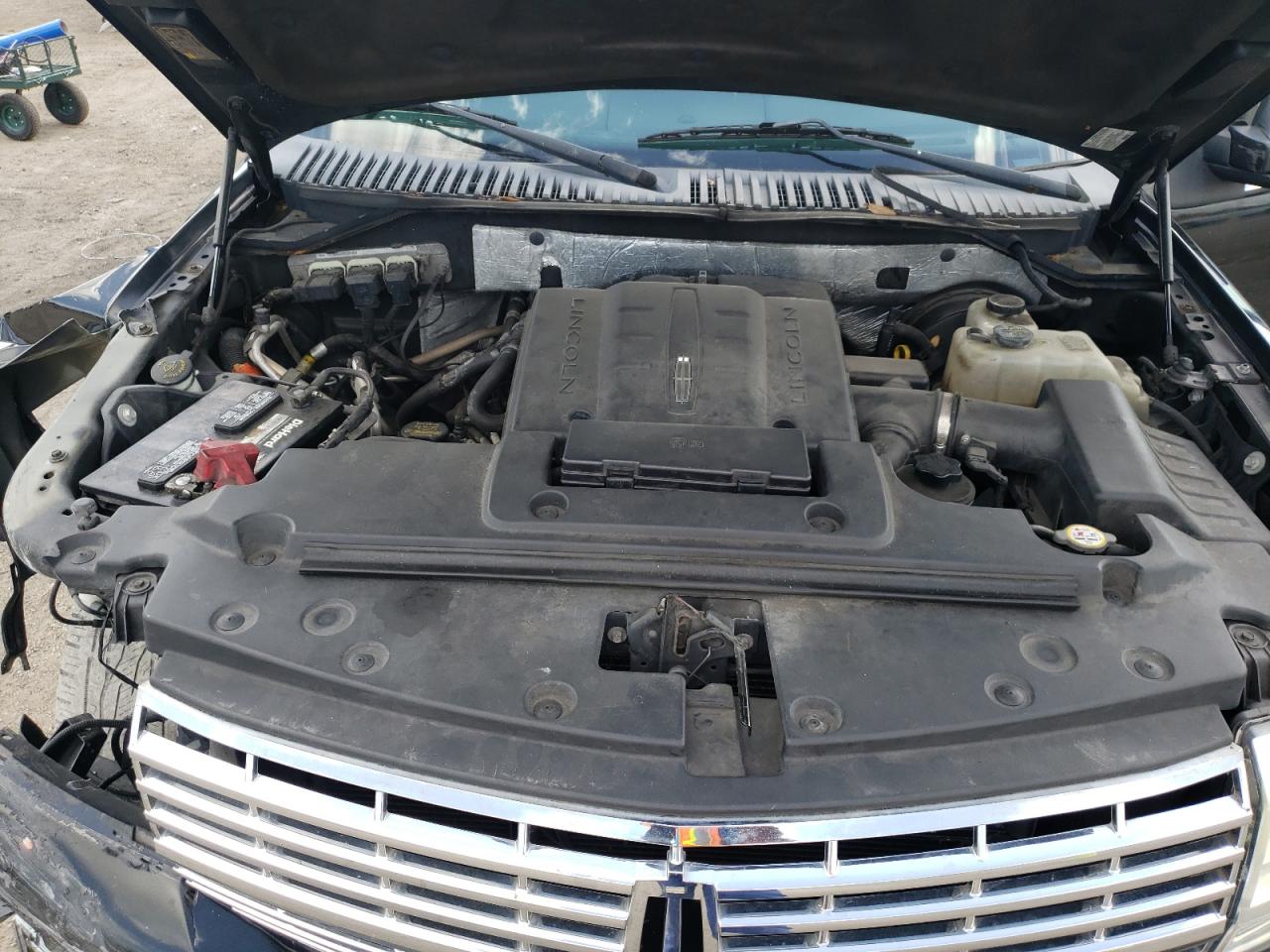 Photo 7 from auction – 2011 LINCOLN NAVIGATOR with VIN 5LMJJ3H58BEJ03474