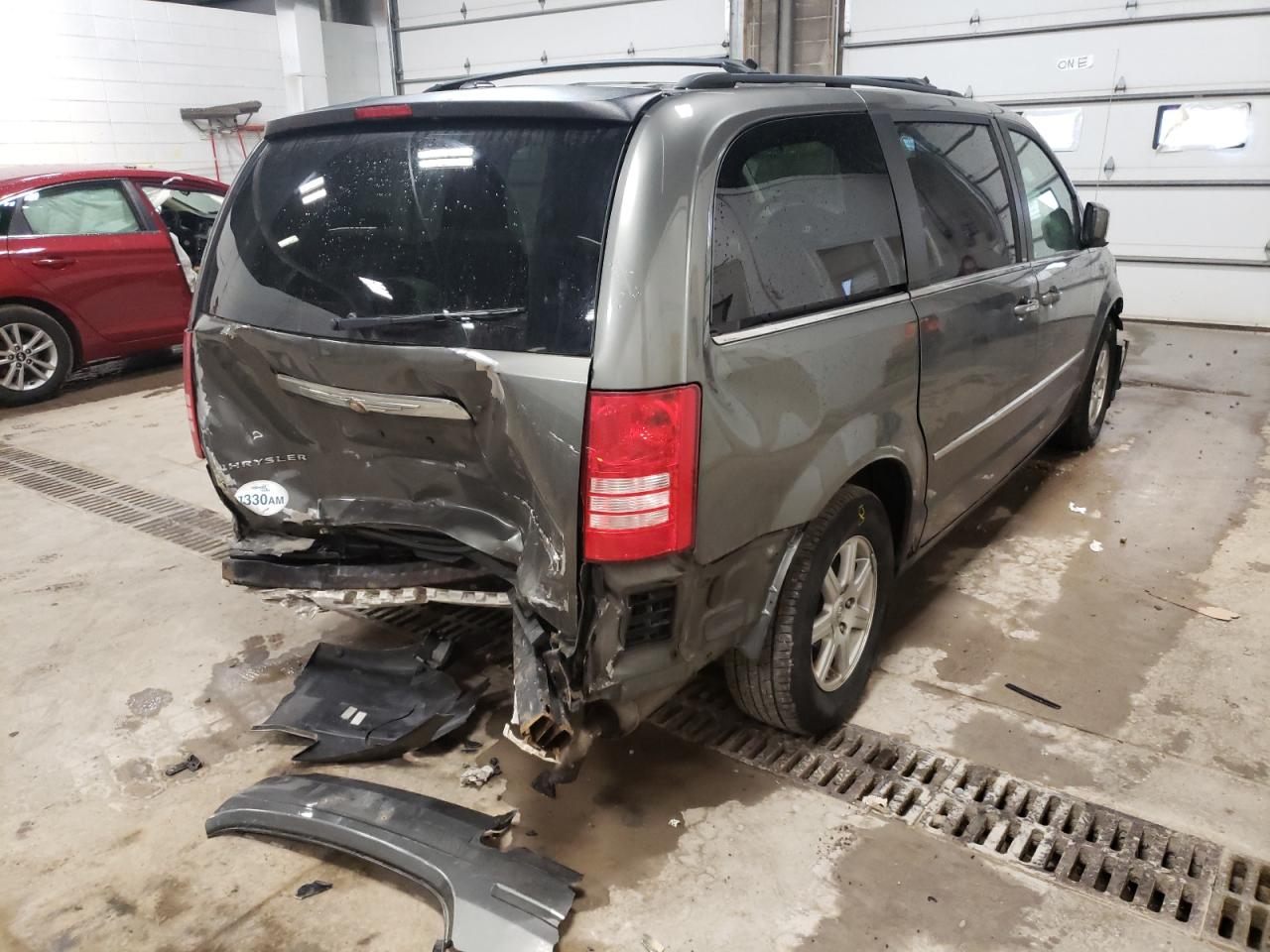 Photo 4 from auction – 2010 CHRYSLER TOWN & COU with VIN 2A4RR5D14AR240117