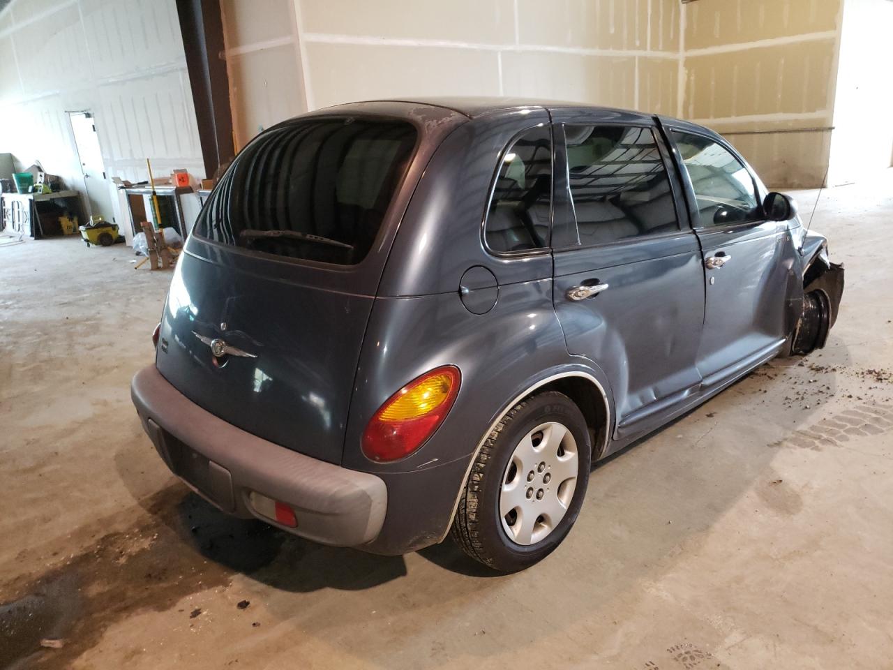 Photo 4 from auction – 2002 CHRYSLER PT CRUISER with VIN 3C8FY68B62T359546