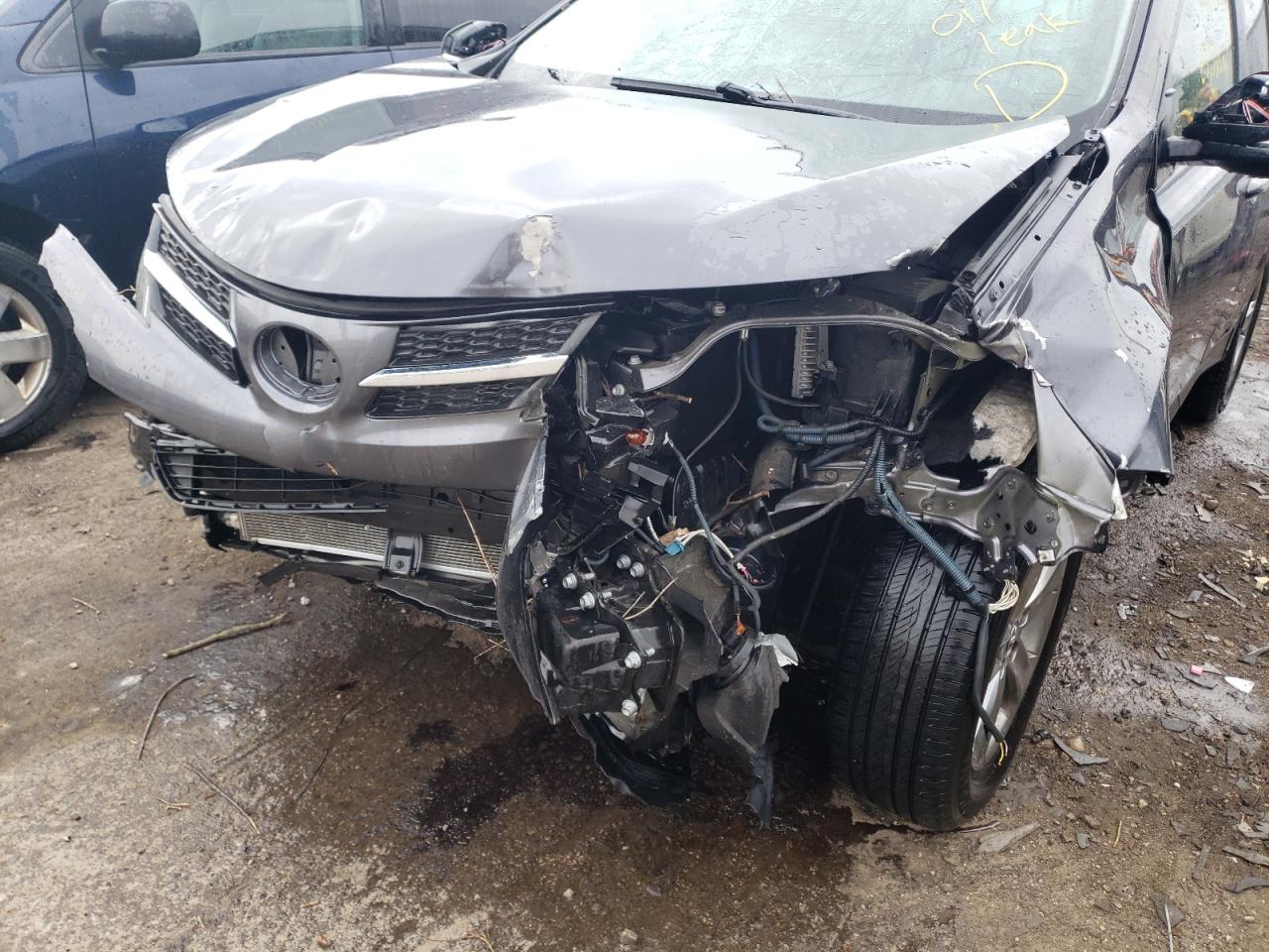 Photo 9 from auction – 2015 TOYOTA RAV4 XLE with VIN JTMRFREV2FD175060