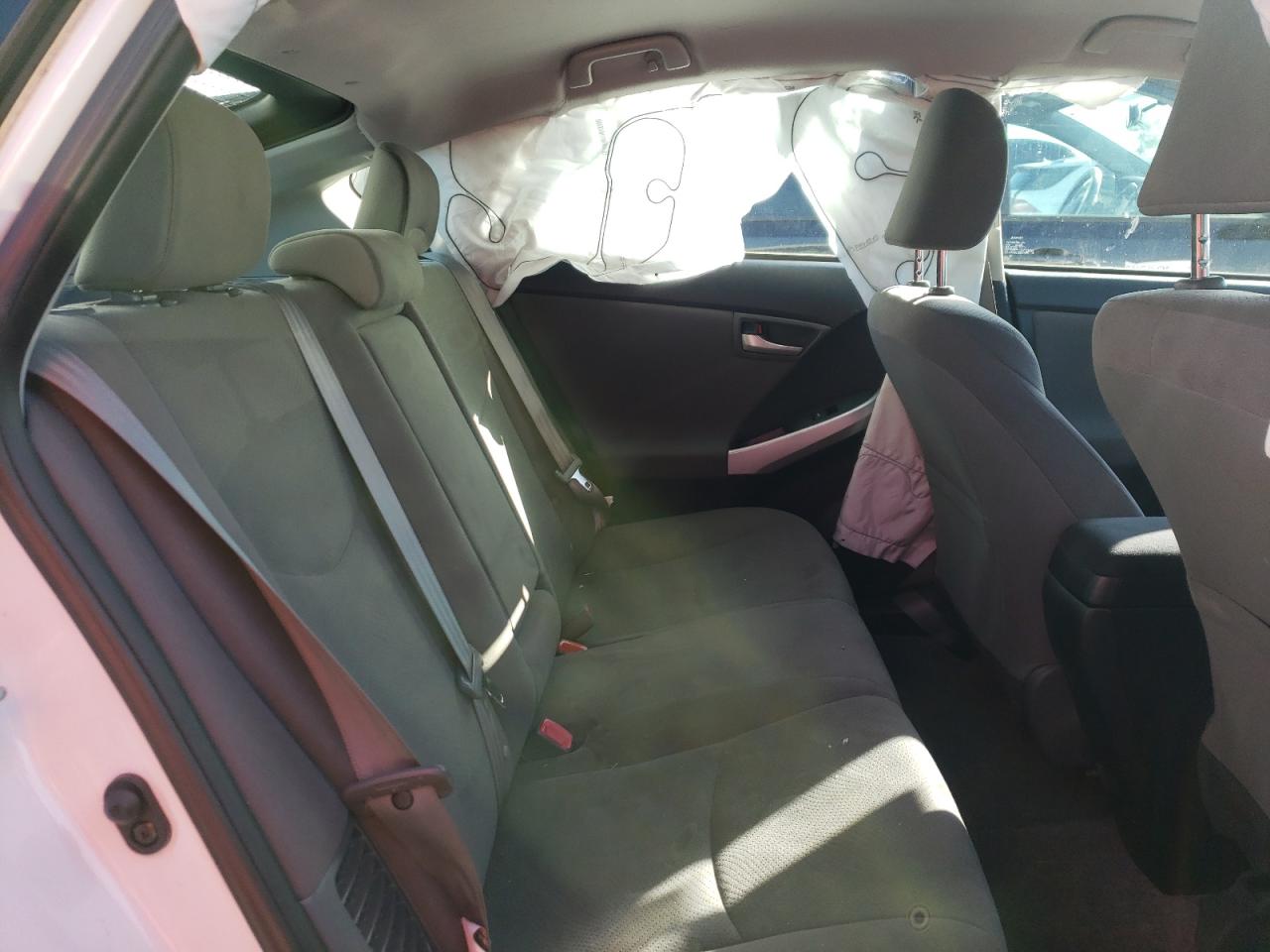 Photo 6 from auction – 2014 TOYOTA PRIUS with VIN JTDKN3DUXE1745770