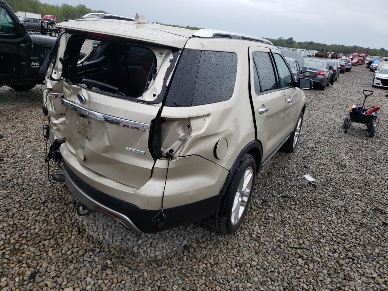 Photo 4 from auction – 2017 FORD EXPLORER L with VIN 1FM5K7FH9HGD77981