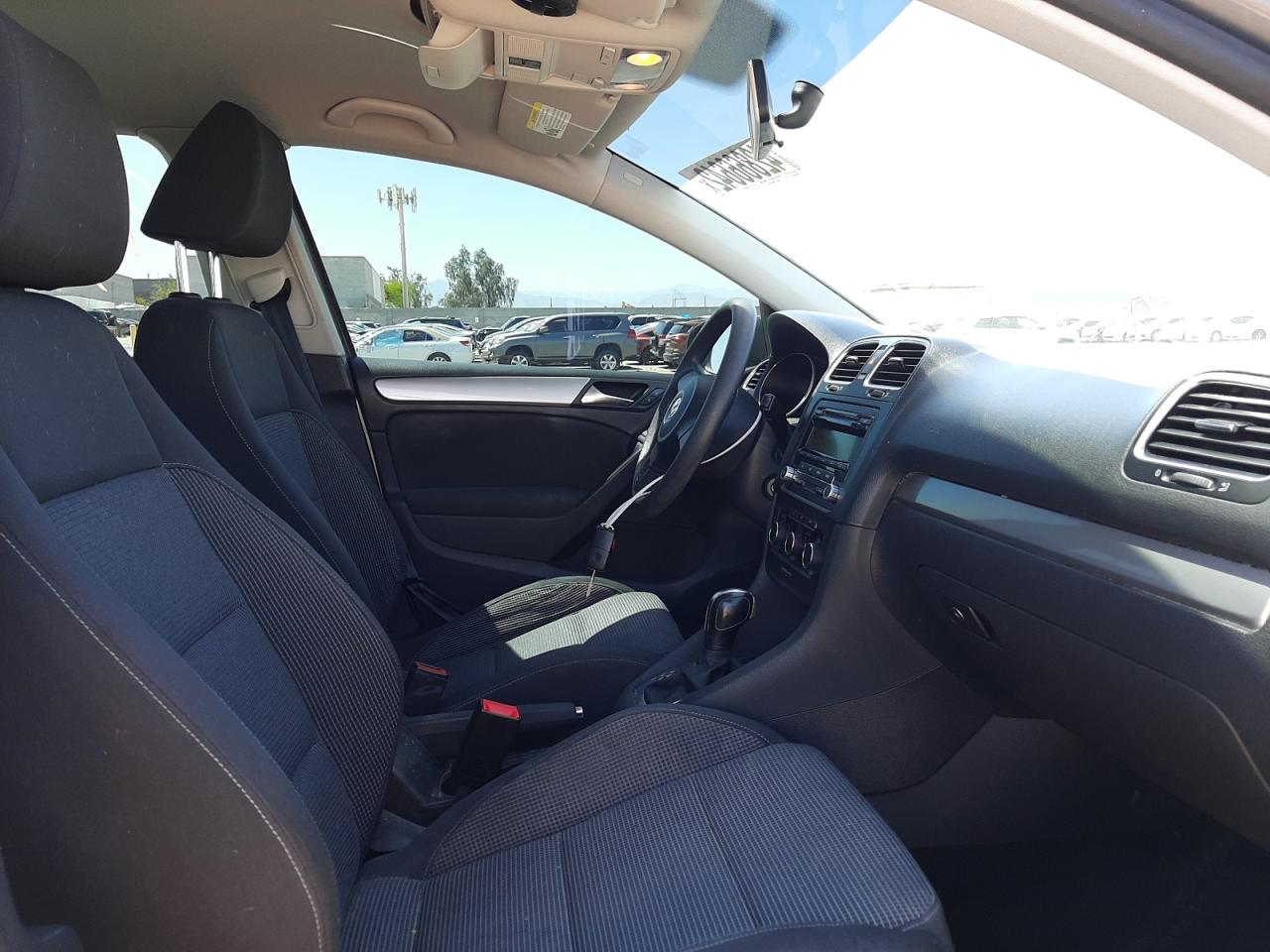 Photo 5 from auction – 2011 VOLKSWAGEN GOLF with VIN WVWDA7AJ3BW273433