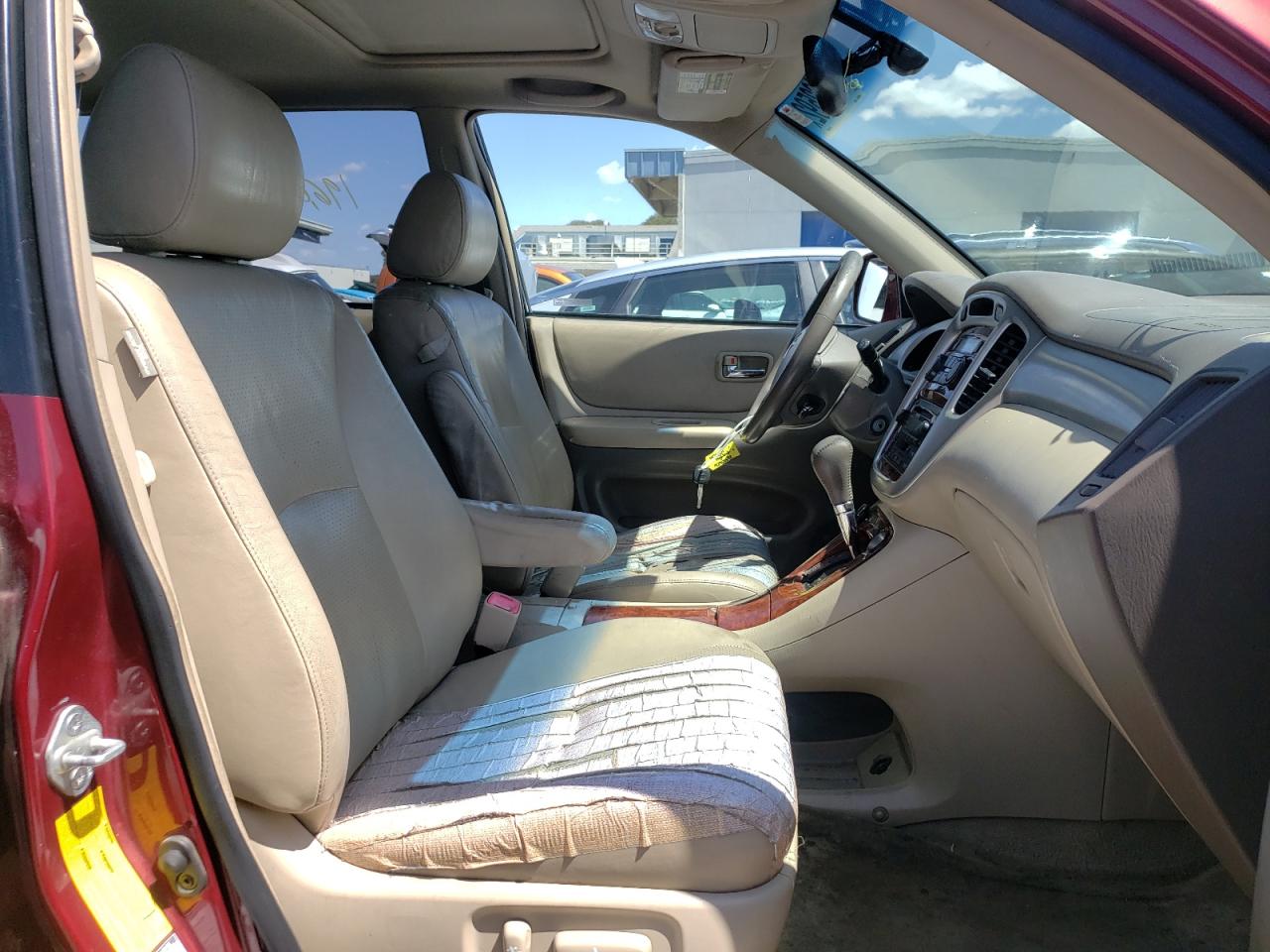 Photo 5 from auction – 2005 TOYOTA HIGHLANDER with VIN JTEEP21A950083127