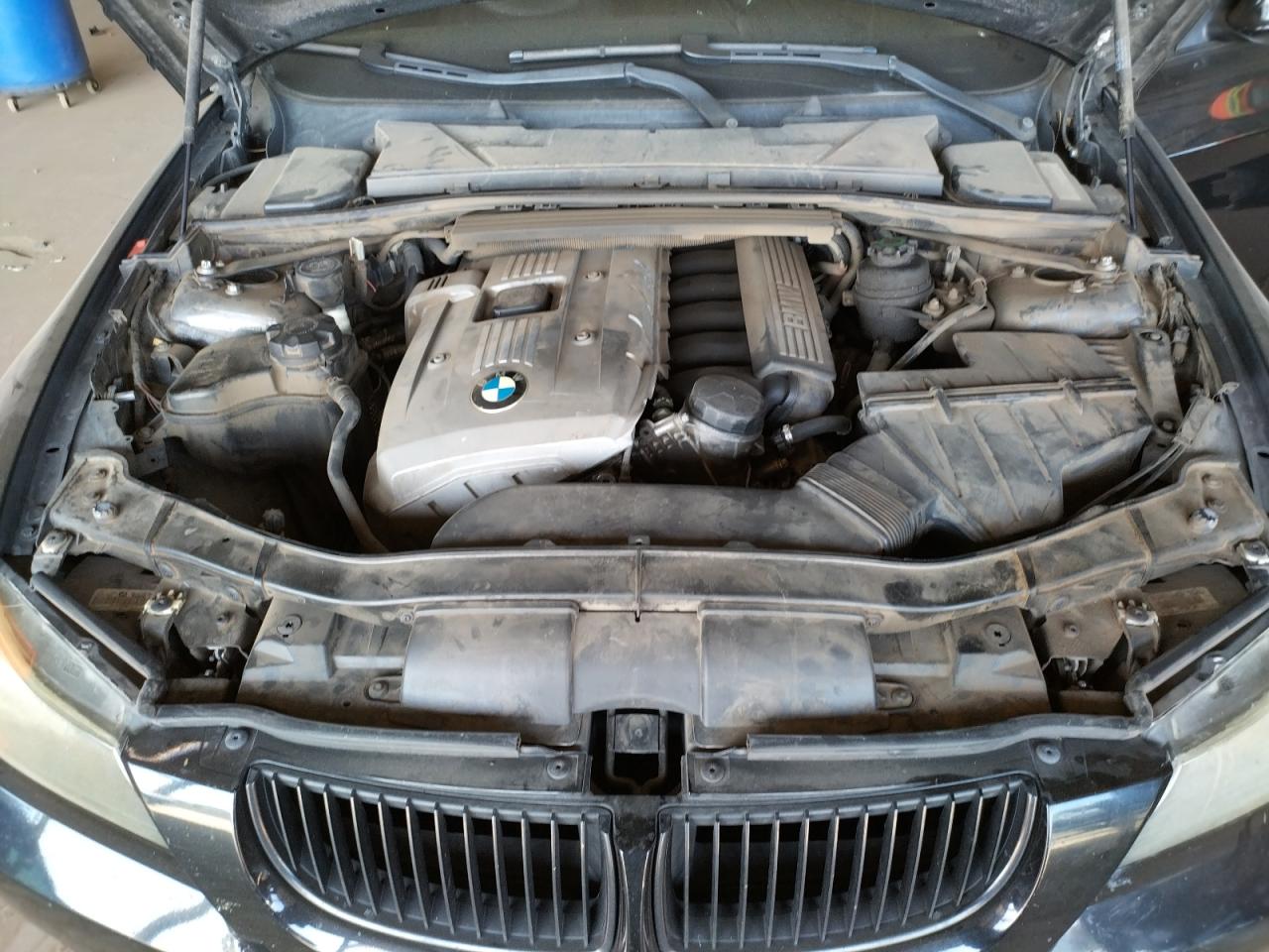 Photo 7 from auction – 2006 BMW 325 I with VIN WBAVB13536PT19032