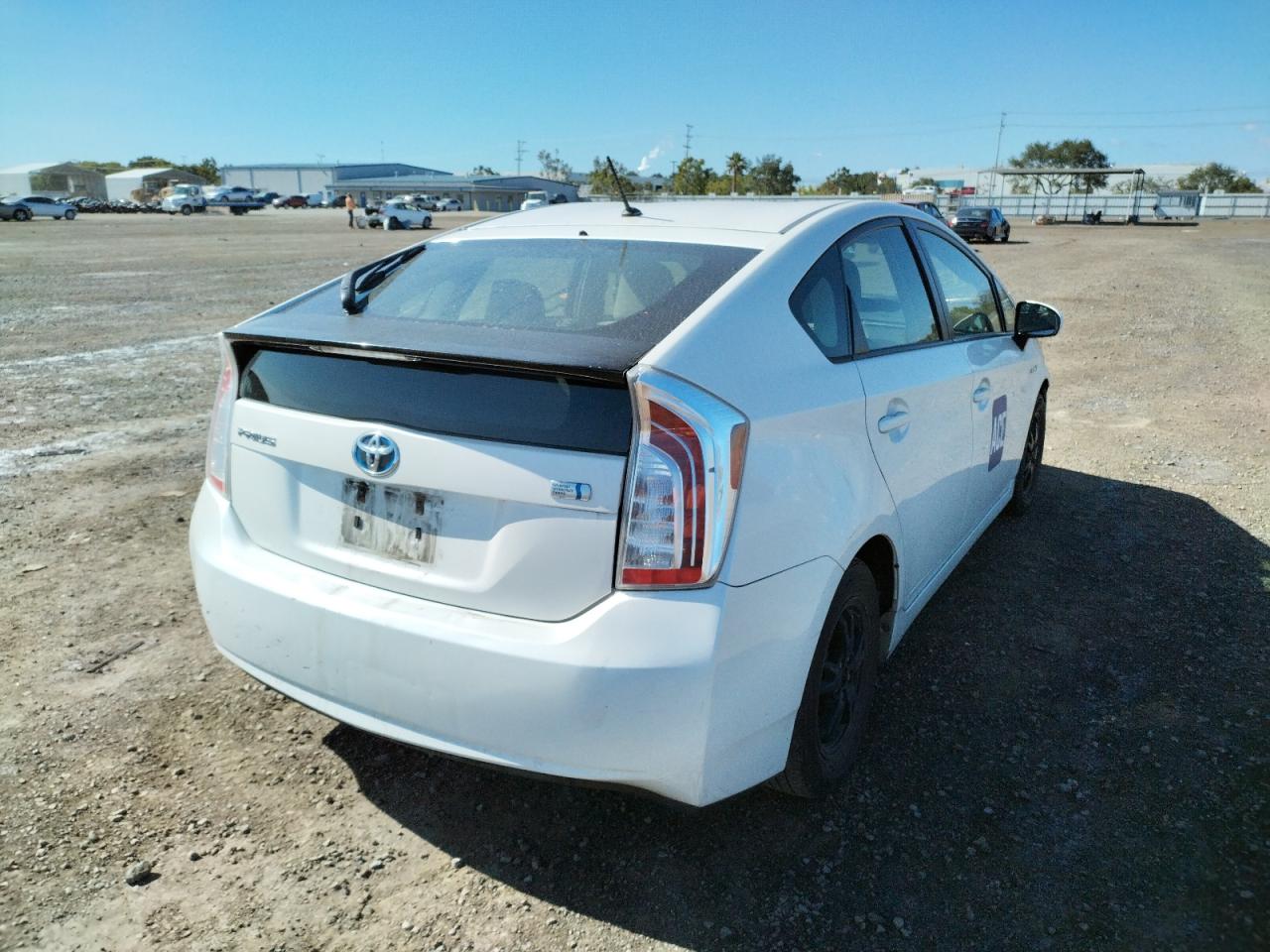 Photo 4 from auction – 2013 TOYOTA PRIUS with VIN JTDKN3DUXD5665375