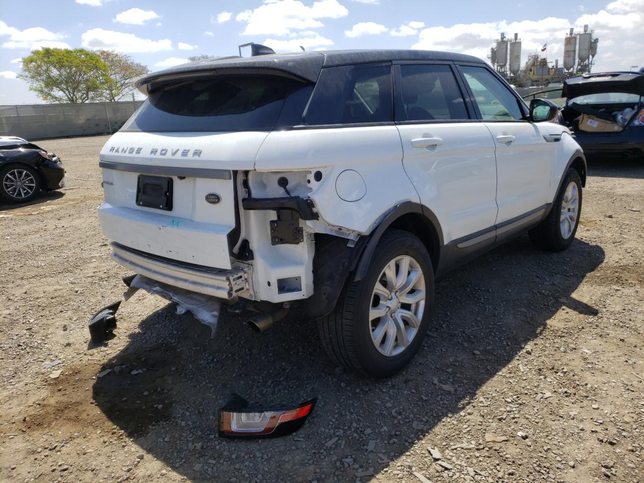 Photo 4 from auction – 2017 LAND ROVER RANGE ROVE with VIN SALVP2BG9HH237373