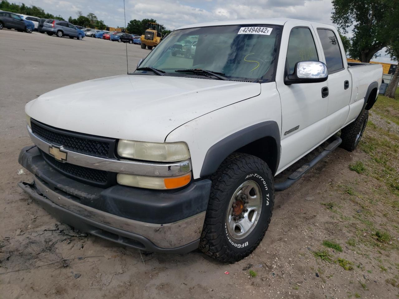 Photo 2 from auction – 2002 CHEVROLET SILVERADO with VIN 1GBHC23U52F136083
