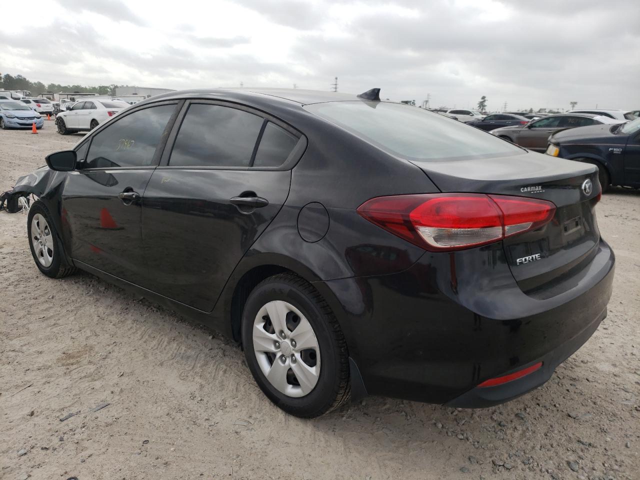 Photo 3 from auction – 2018 KIA FORTE LX with VIN 3KPFK4A70JE243369