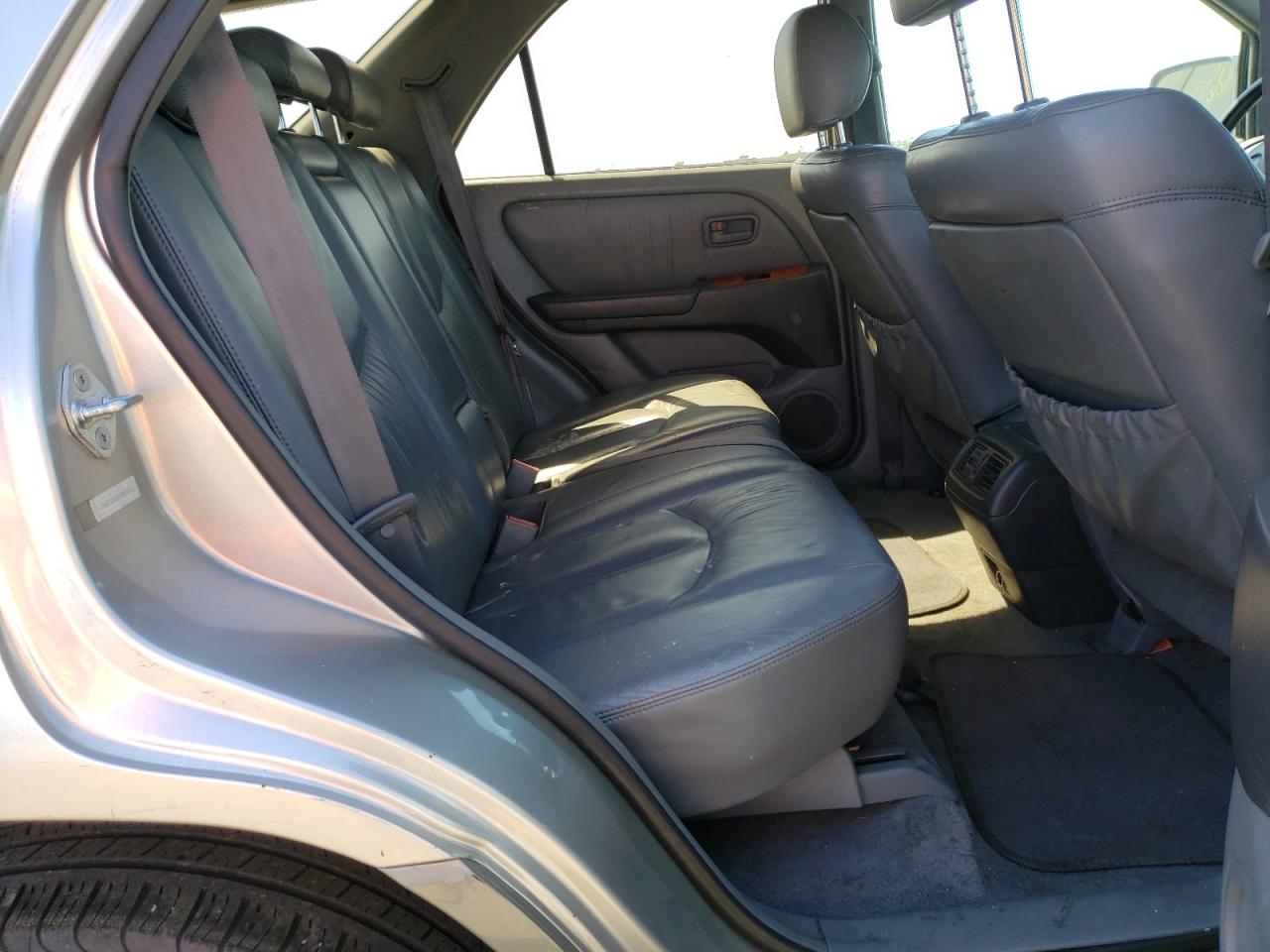 Photo 6 from auction – 2000 LEXUS RX 300 with VIN JT6GF10U9Y0055524