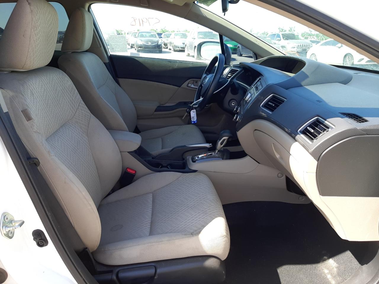 Photo 15 from auction – 2015 HONDA CIVIC LX with VIN 19XFB2F58FE704563