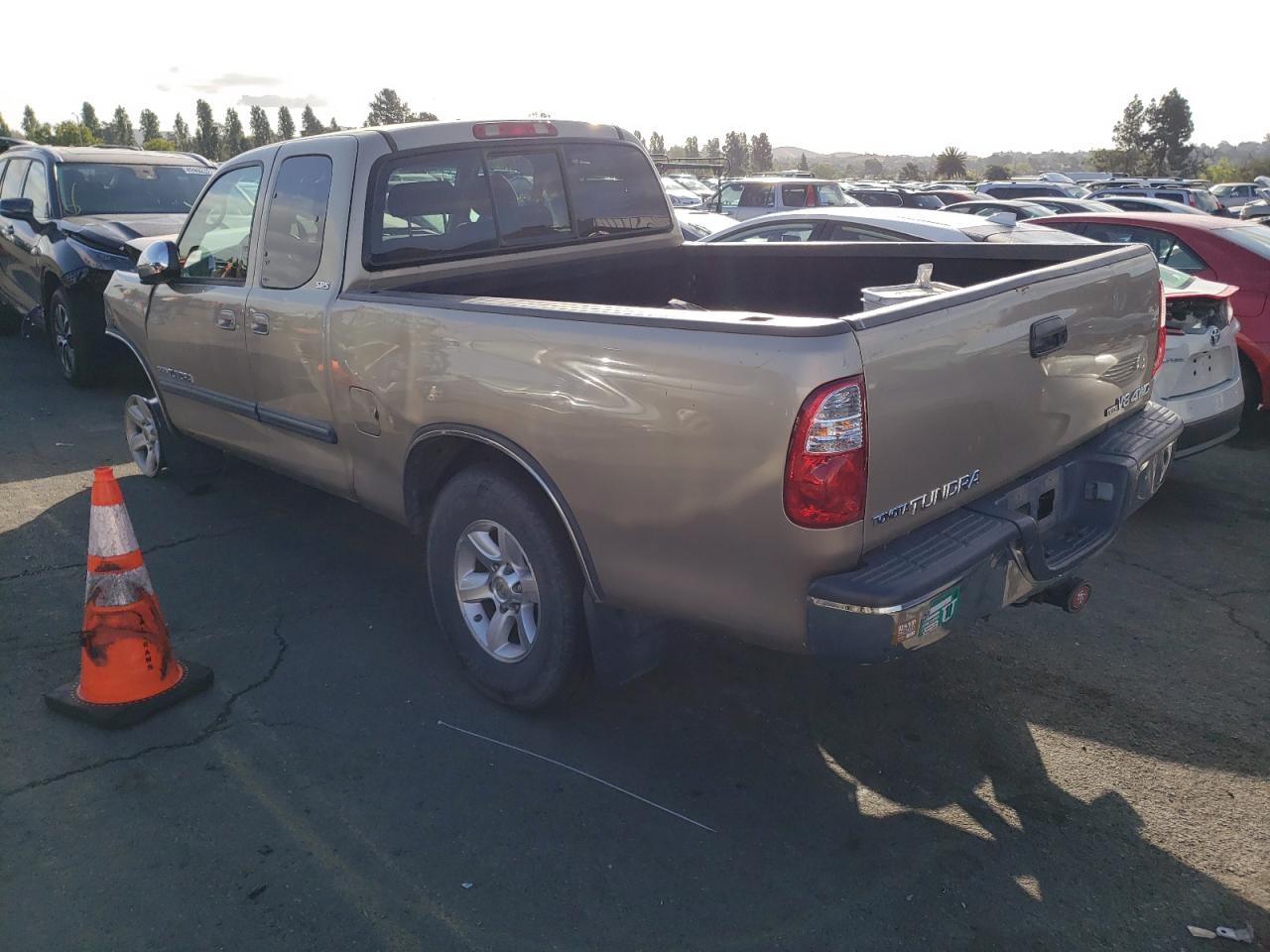 Photo 3 from auction – 2005 TOYOTA TUNDRA ACC with VIN 5TBBT44155S460892