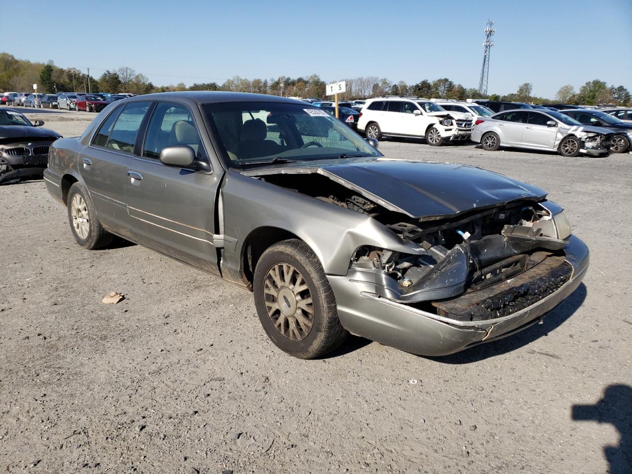 FORD CROWN VICT 2003 with VIN 2FAFP73W03X137269 - Photo from auction