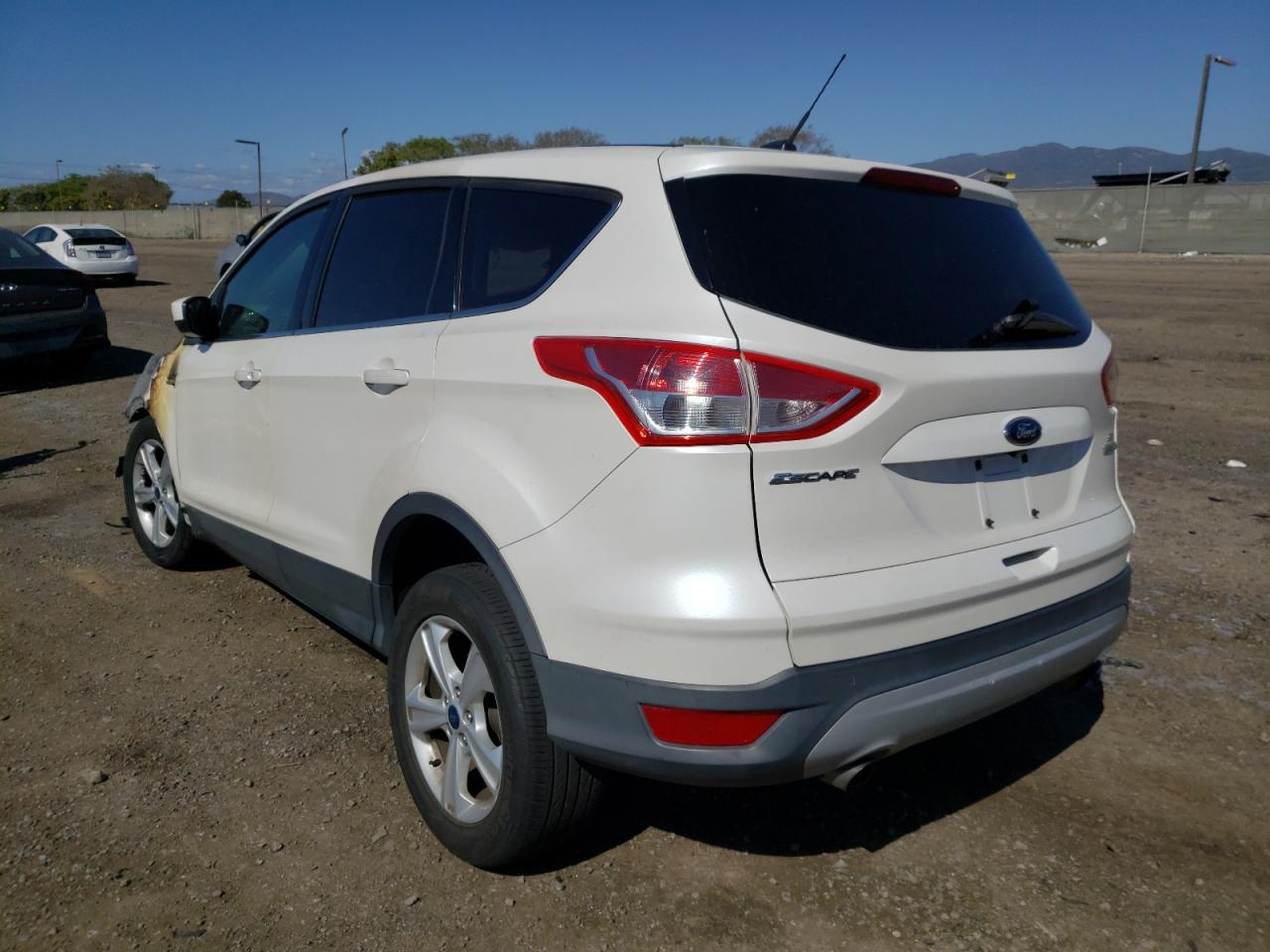 Photo 3 from auction – 2014 FORD ESCAPE SE with VIN 1FMCU0GX9EUB72611