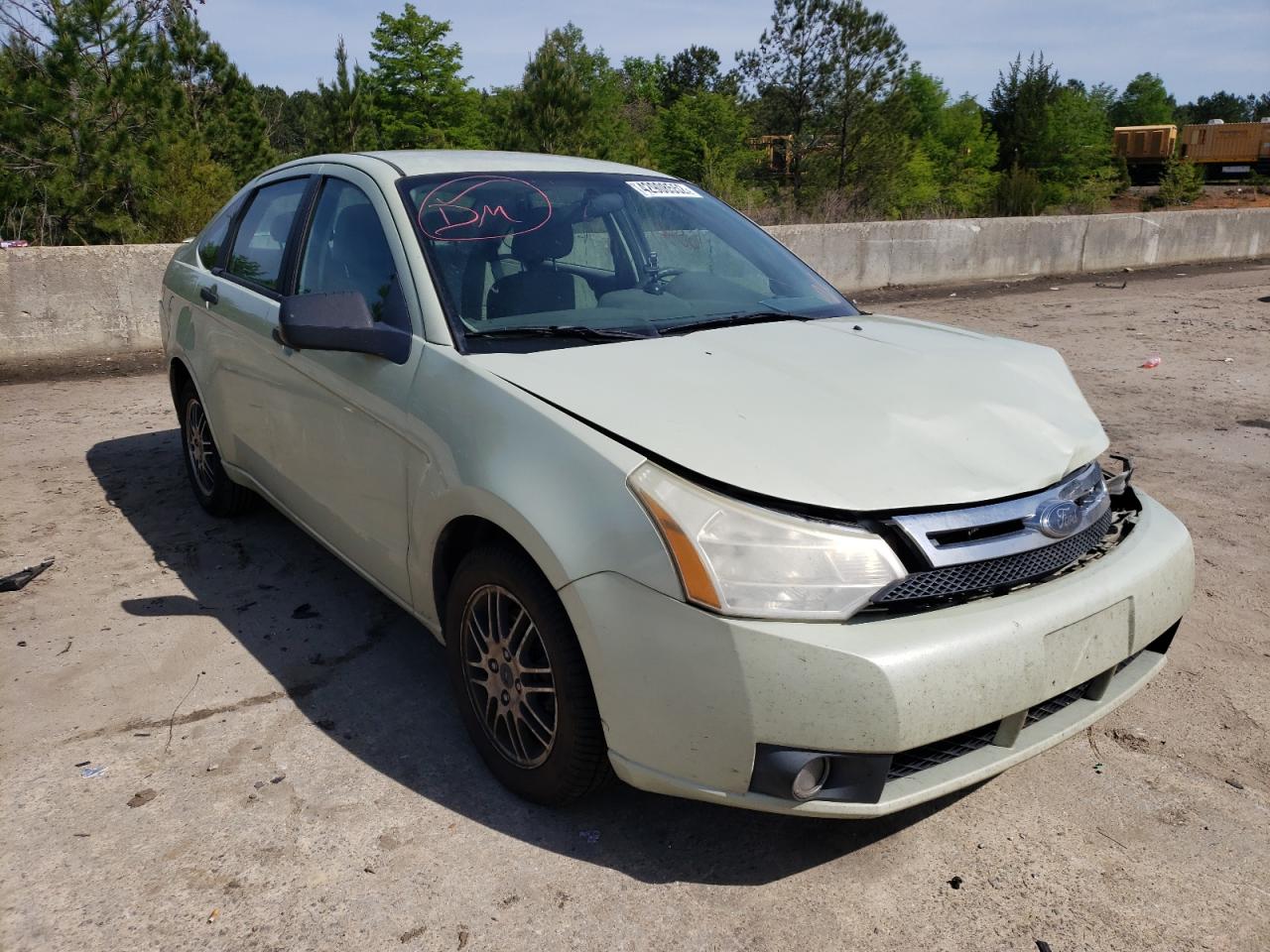 FORD FOCUS SE 2010 with VIN 1FAHP3FN8AW231008 - Photo from auction