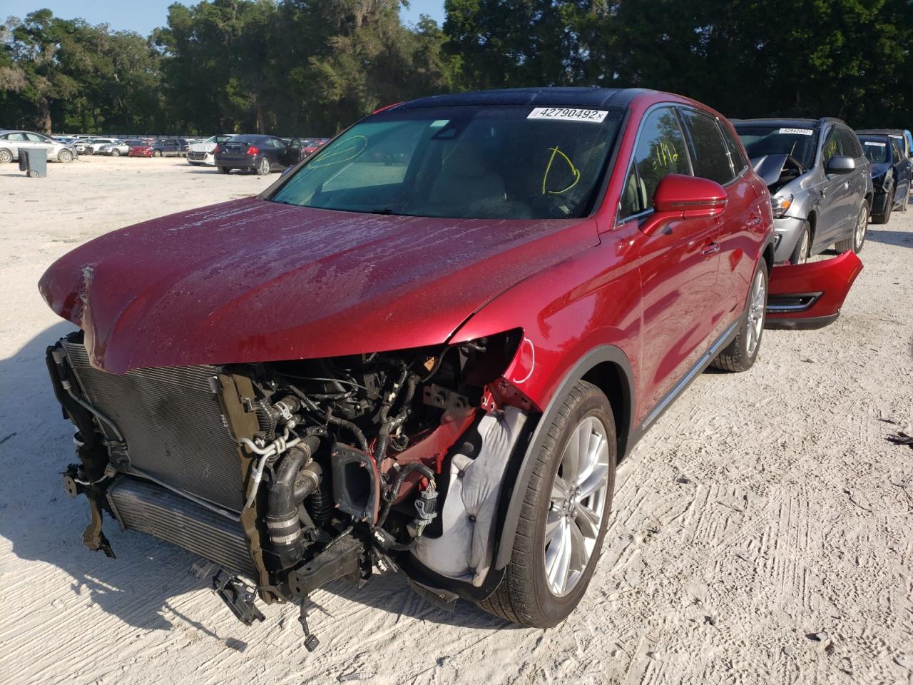 Photo 2 from auction – 2016 LINCOLN MKX RESERV with VIN 2LMTJ8LP9GBL37650