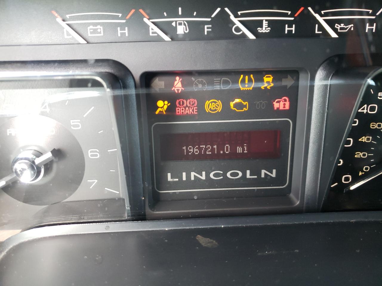 Photo 8 from auction – 2011 LINCOLN NAVIGATOR with VIN 5LMJJ3H58BEJ03474