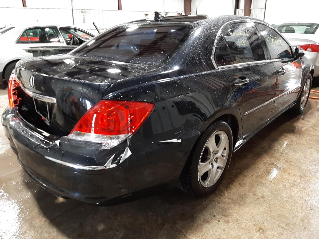 Photo 4 from auction – 2006 ACURA RL with VIN JH4KB16516C011624