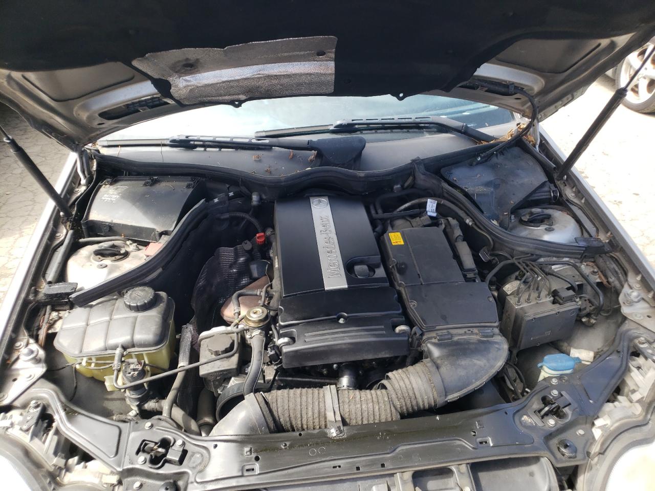 Photo 7 from auction – 2005 MERCEDES-BENZ C-CLASS with VIN WDBRF40J75F661940